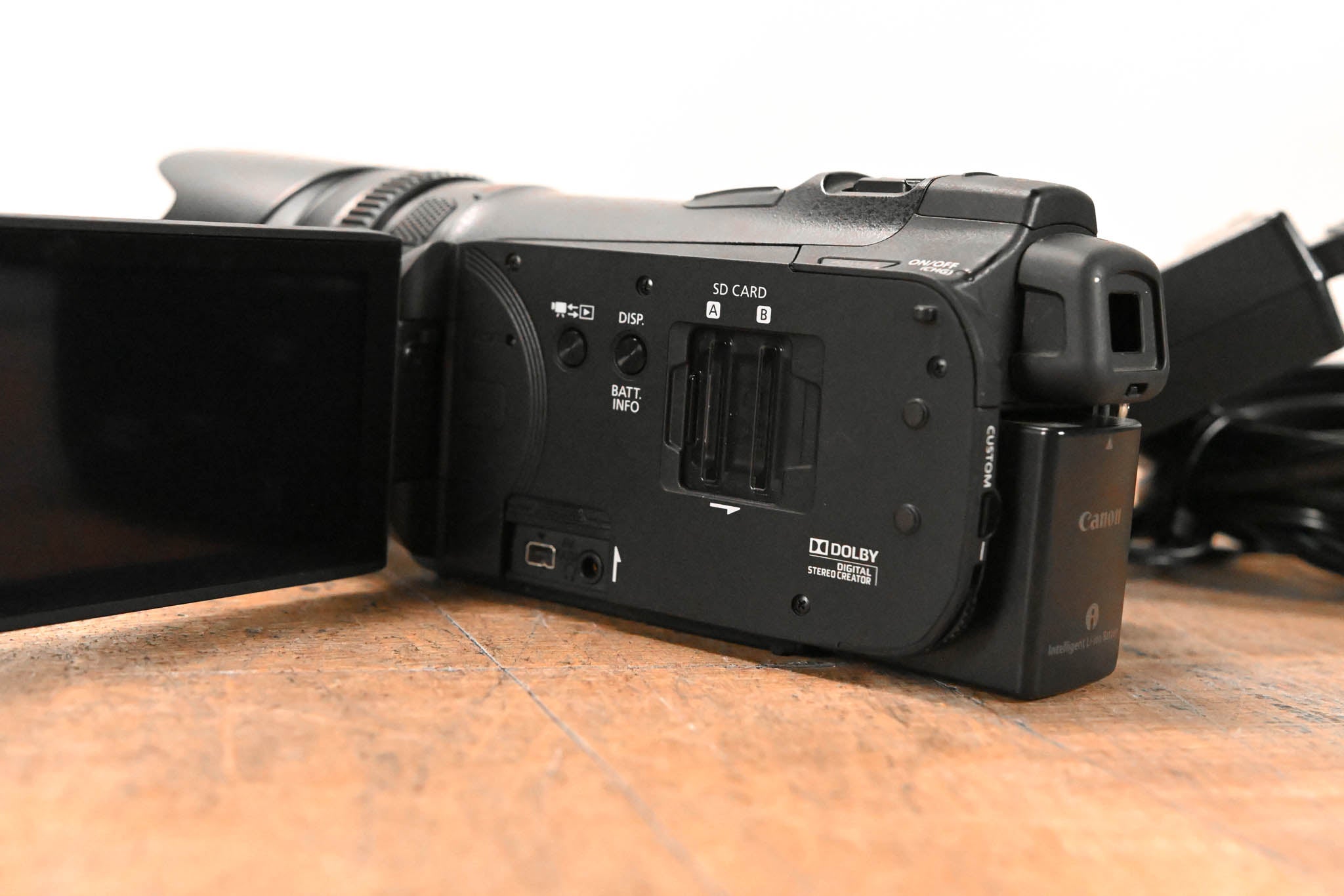 Canon Vixia HF G10 Full HD Camcorder w/HD CMOS Pro + 32GB Internal Flash