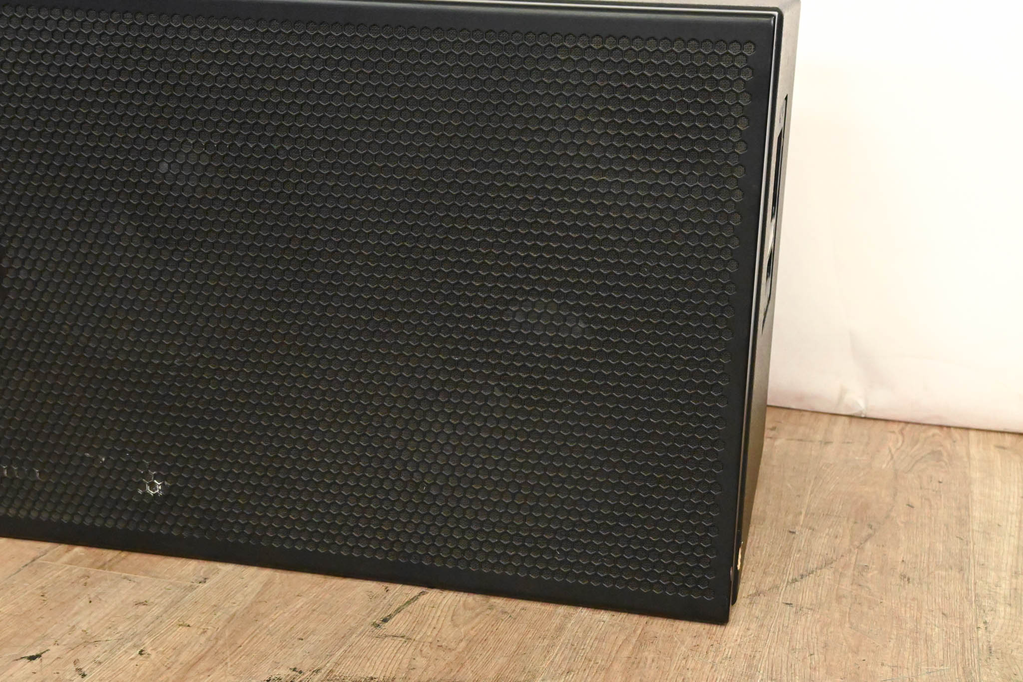 Meyer Sound USW-1P Dual 15" Powered Subwoofer