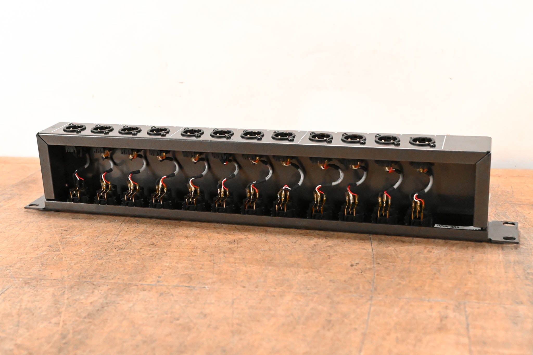 Hosa PDR-369 XLR3F to XLR3M Patch Bay