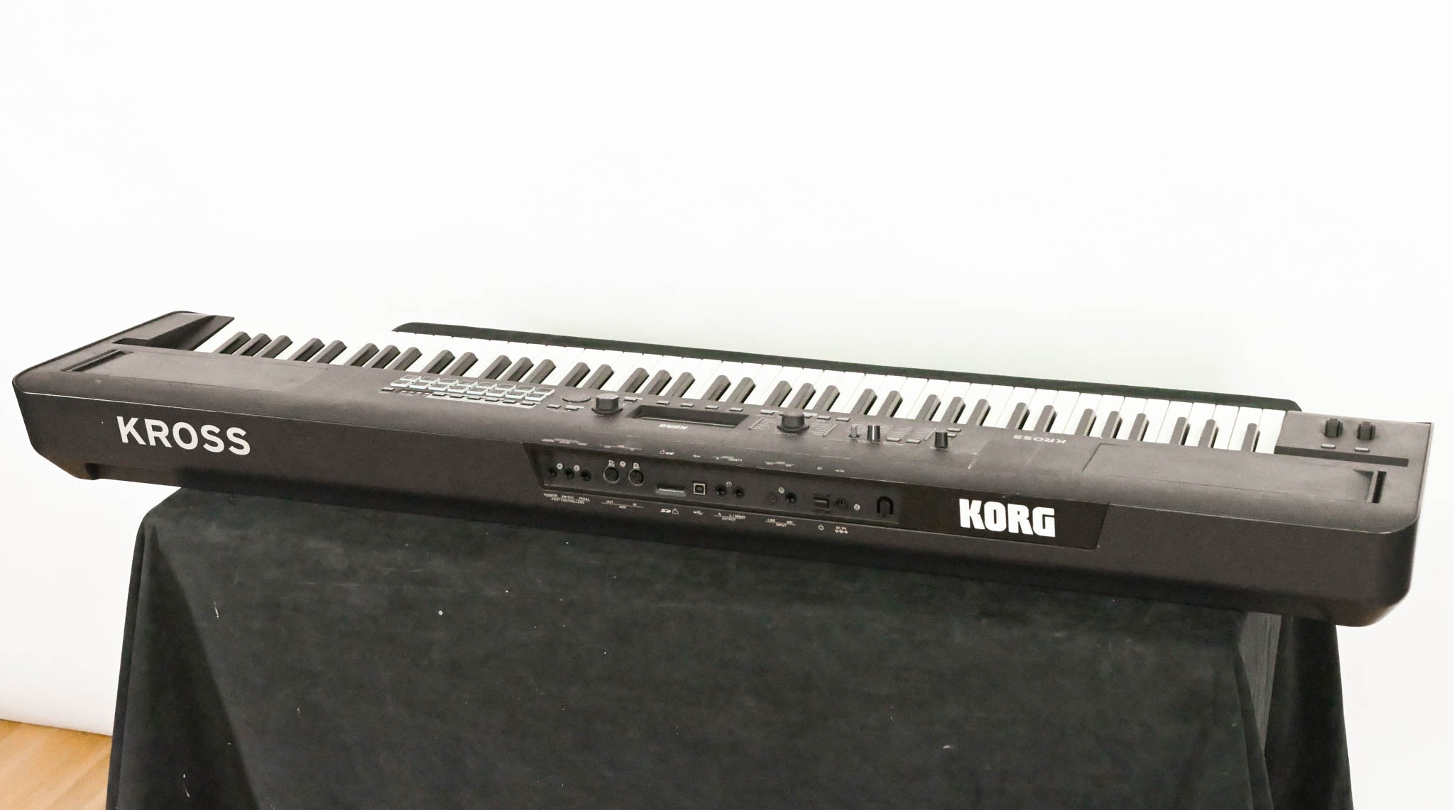 Korg Kross 2 88-Key Synthesizer Workstation