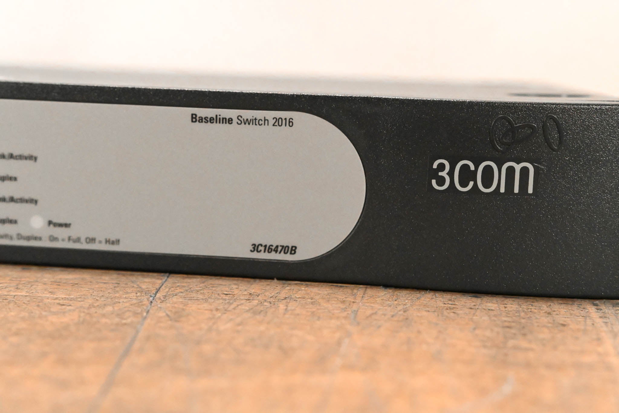 3COM 3C16470B Baseline Switch 2016 16-Port 10/100 Mbps Network Switch