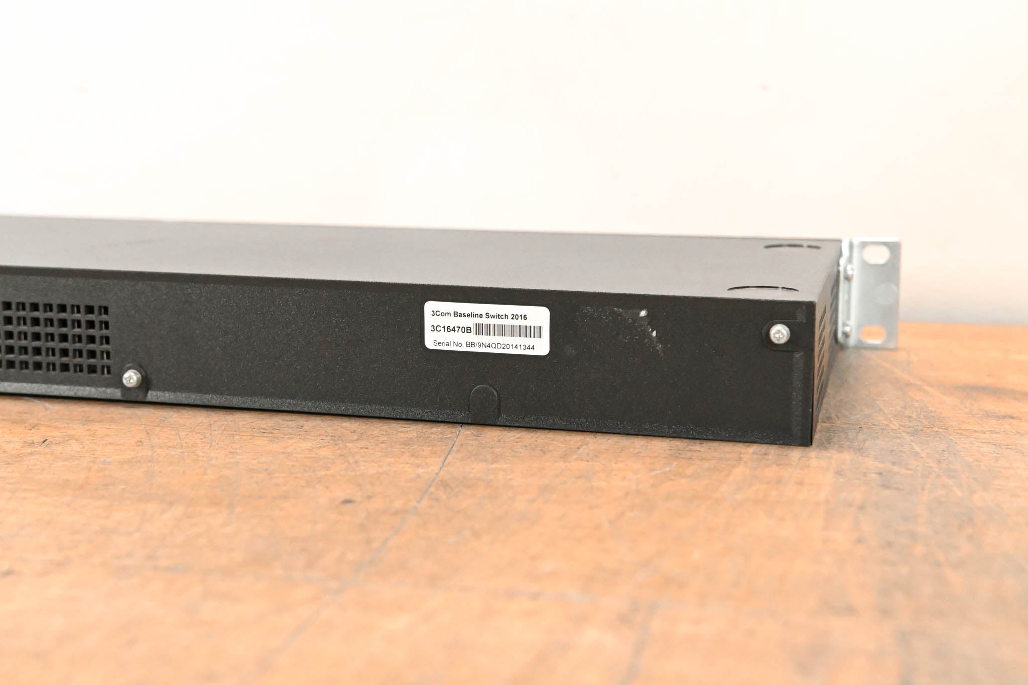 3COM 3C16470B Baseline Switch 2016 16-Port 10/100 Mbps Network Switch