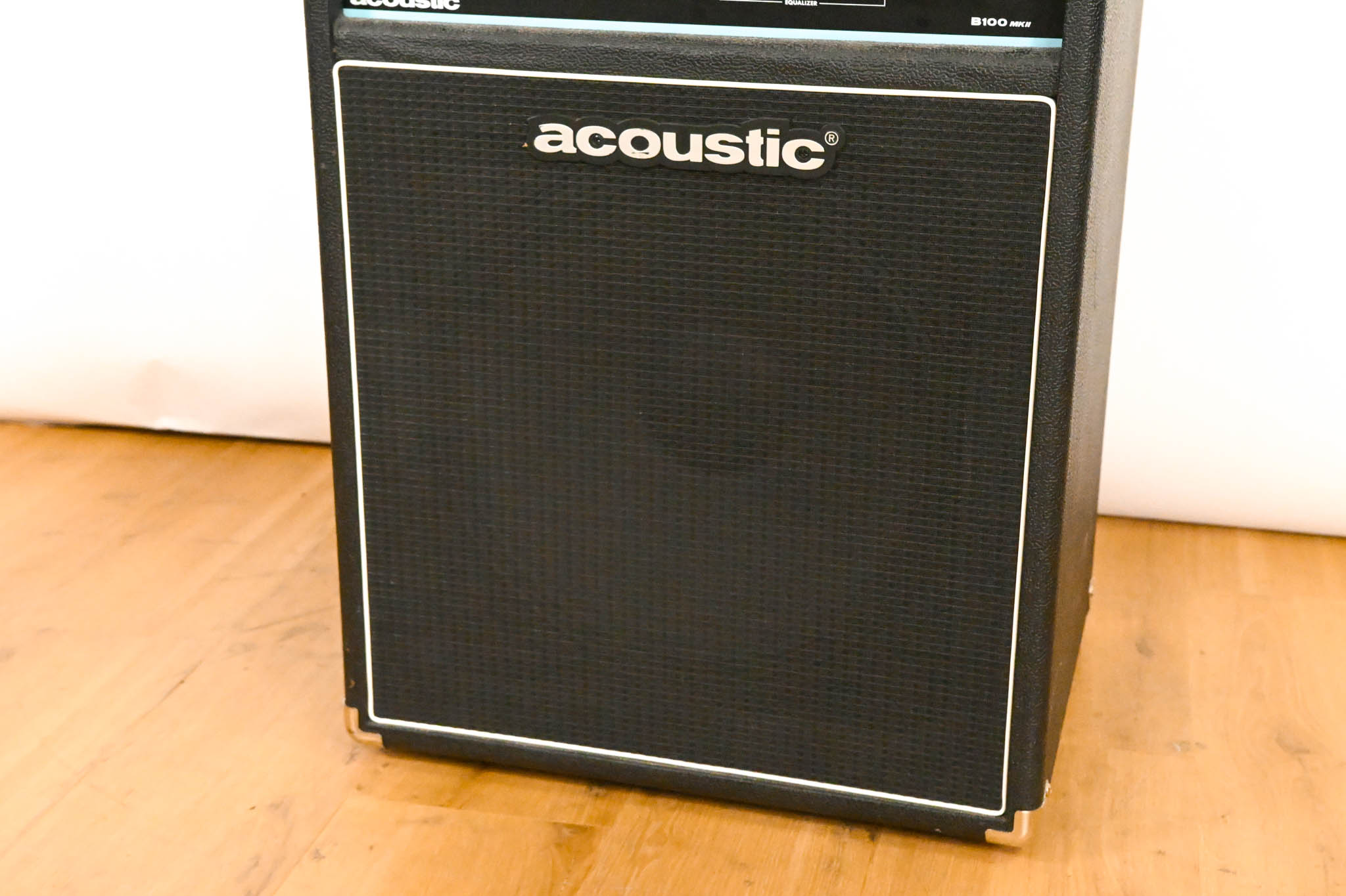 Acoustic B100 MKII 100W 1x15 Bass Guitar Combo Amplifier