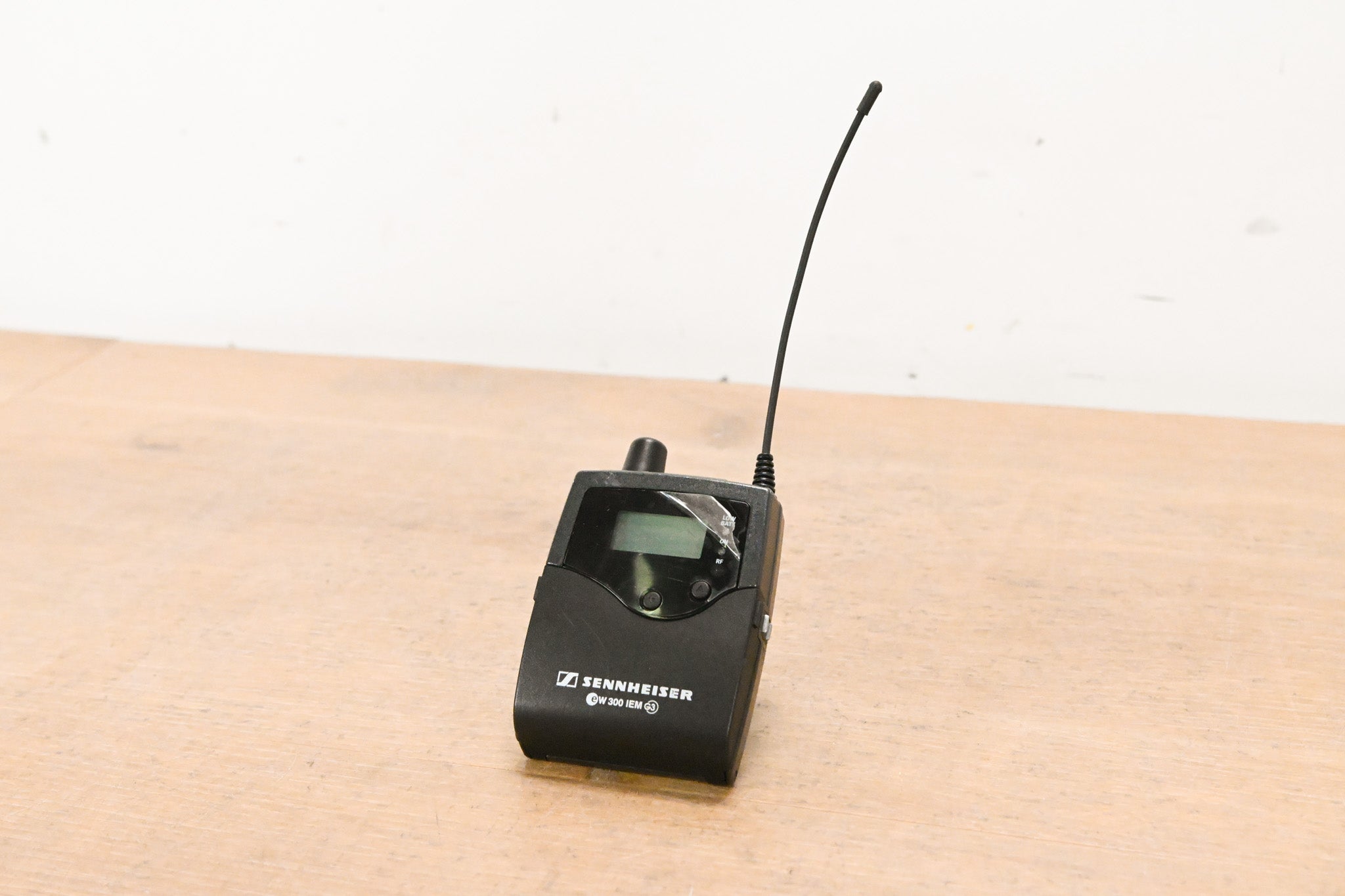 Sennheiser ew 300 IEM G3 Wireless In-Ear Monitoring System - 516-558 MHz