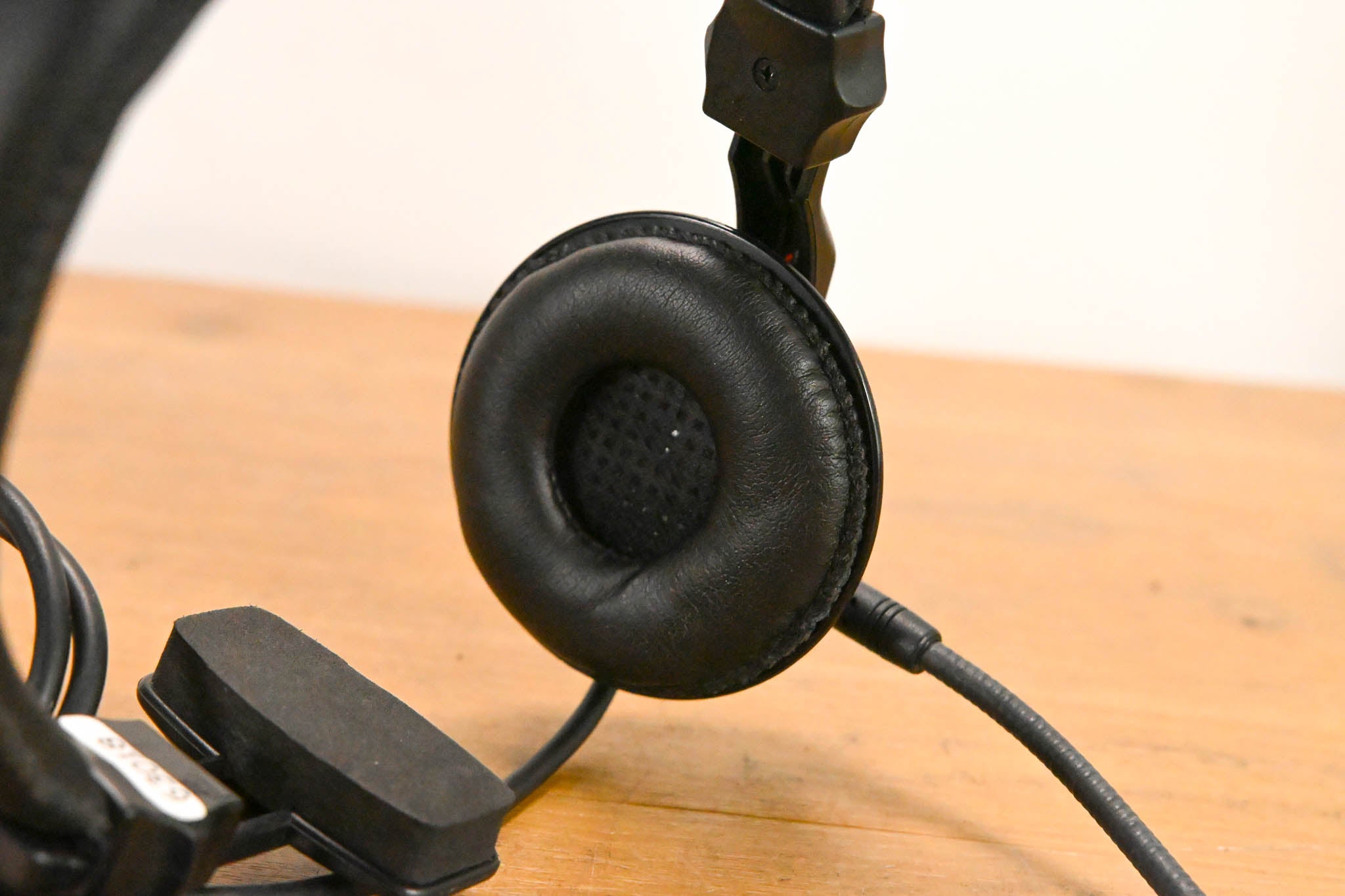 Eartec Single-Ear Slim Wired Headset