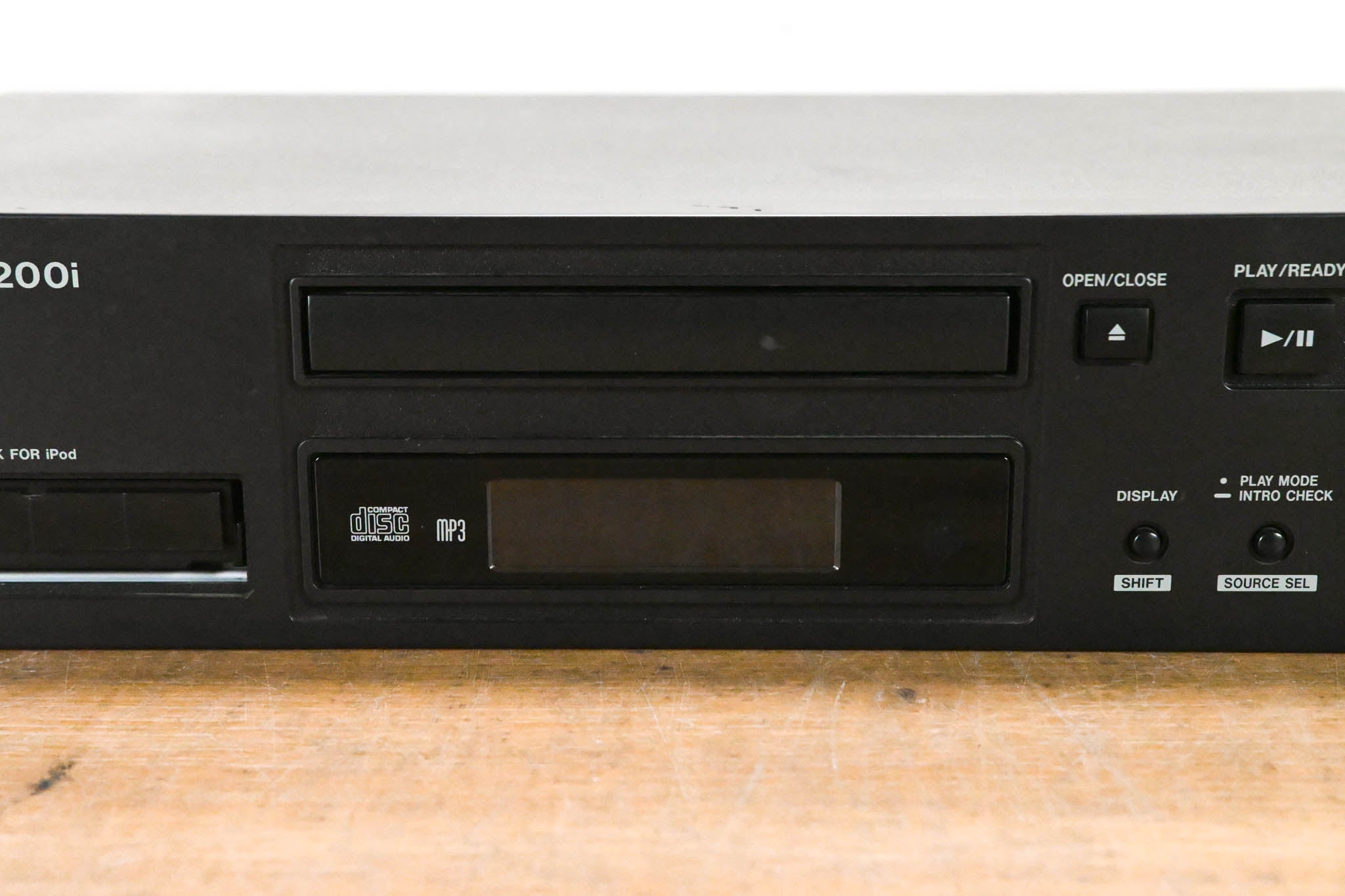 TASCAM CD-200i Rackmountable CD Player with iPod Dock