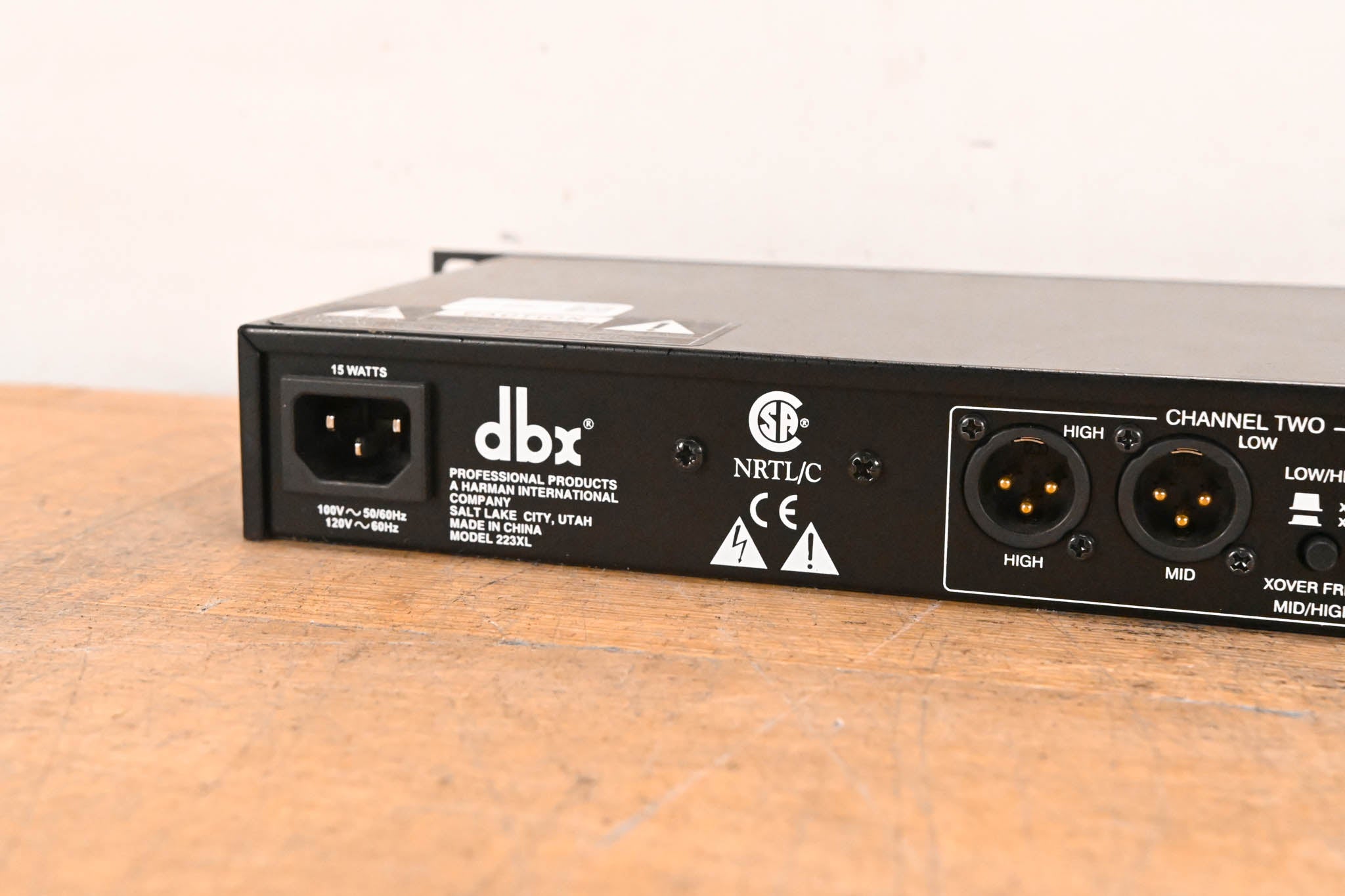 dbx 223XL Stereo 2-Way / Mono 3-Way Crossover