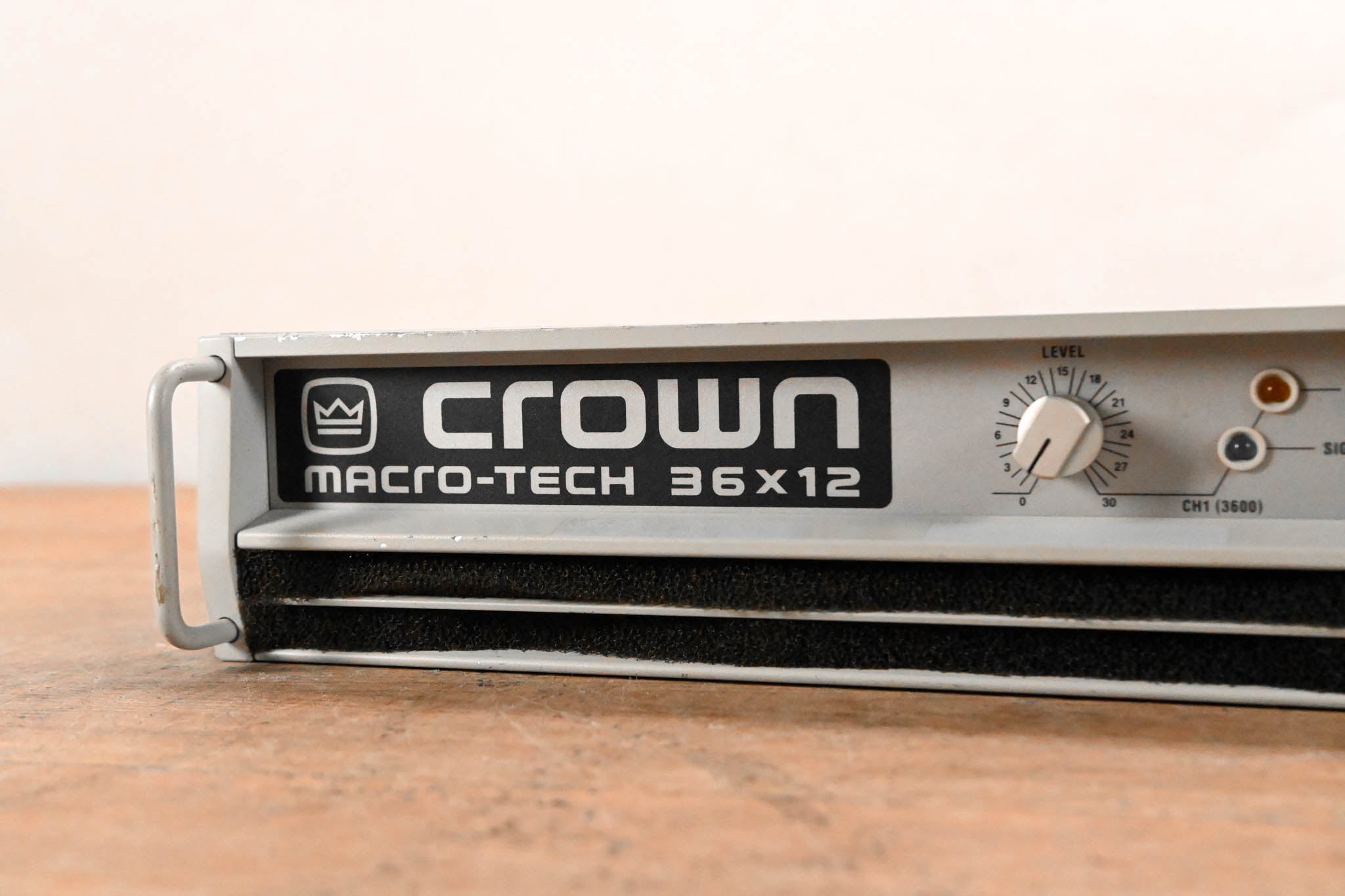 Crown Macro-Tech 36x12 2-Channel Power Amplifier