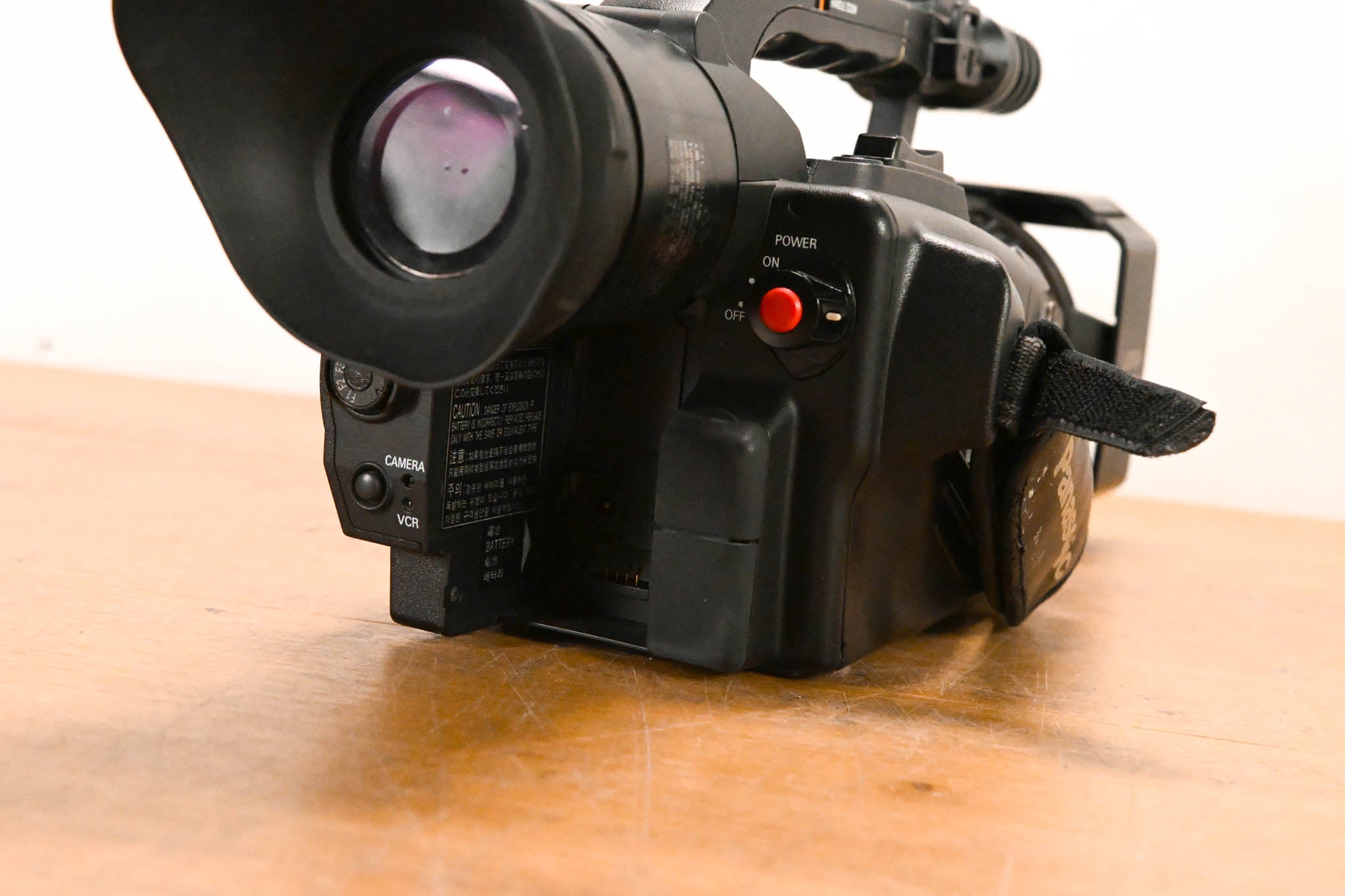 Panasonic AG-DVX100B 3-CCD Mini-DV Cinema Video Camcorder
