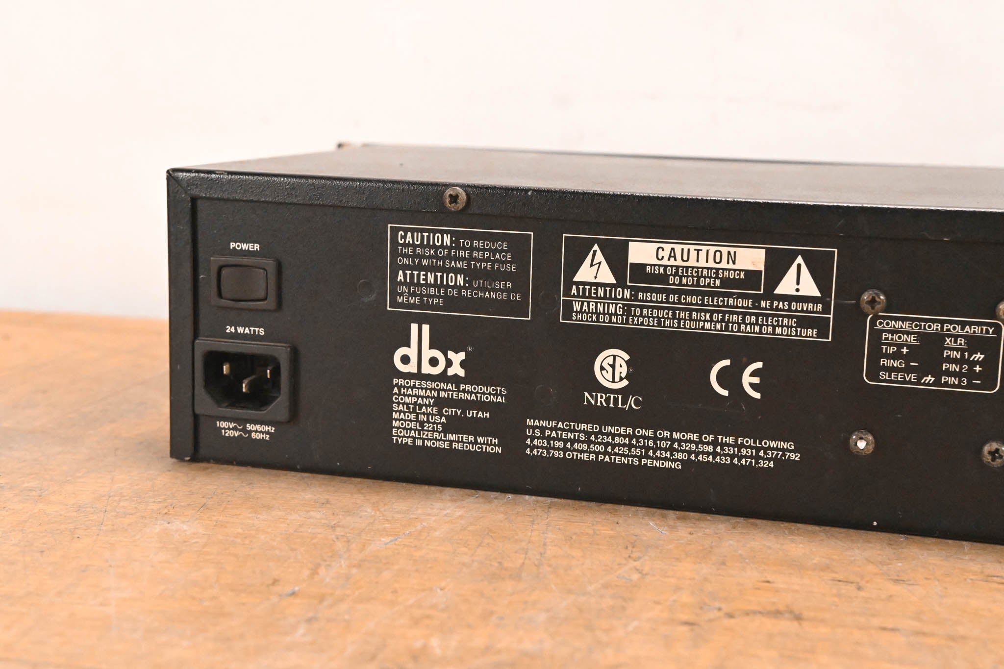 dbx 2215 Dual-Channel 15-Band Graphic Equalizer/Limiter w/ Type III NR