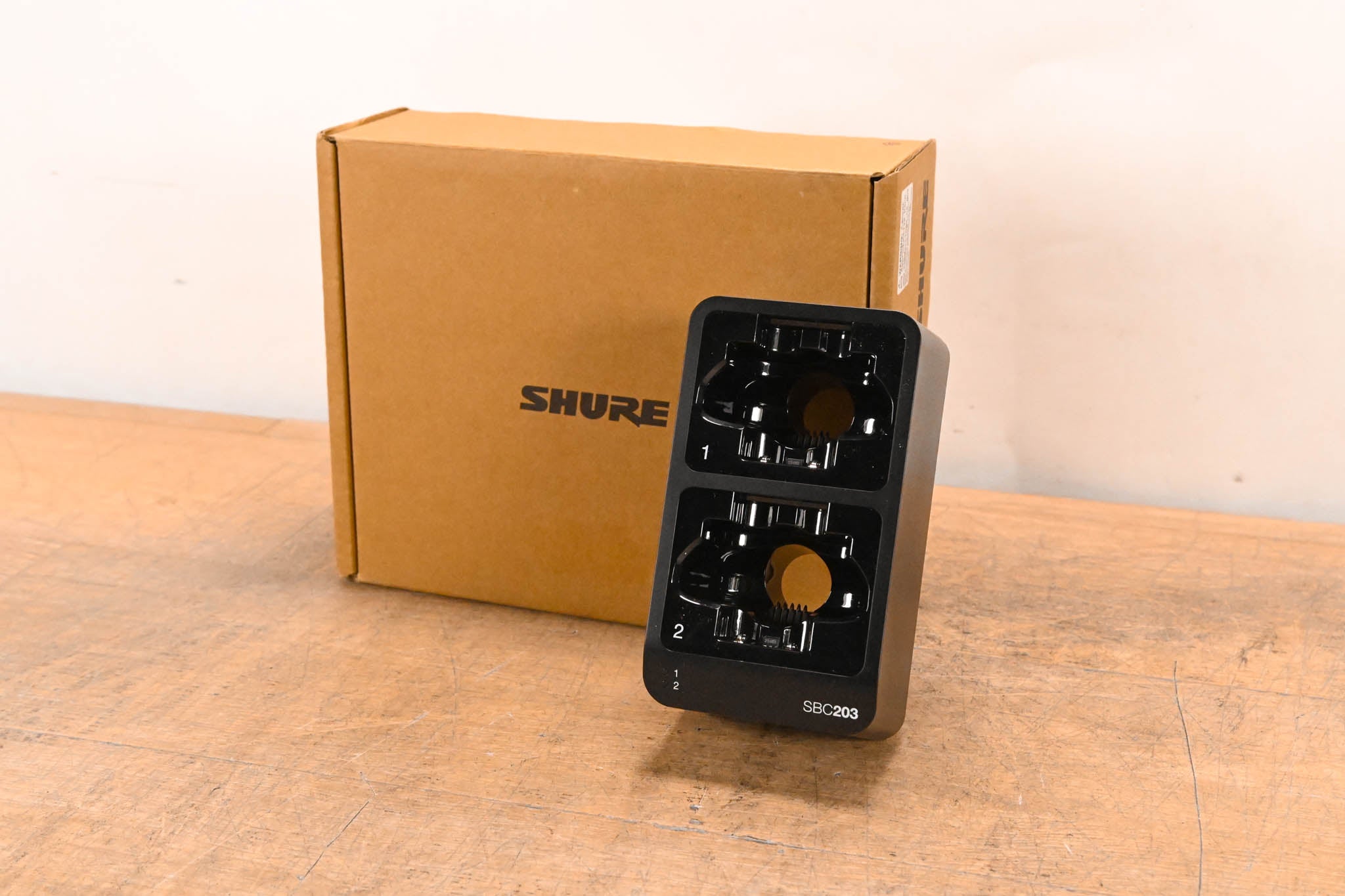 Shure SBC203 Dual-Docking Recharging Station