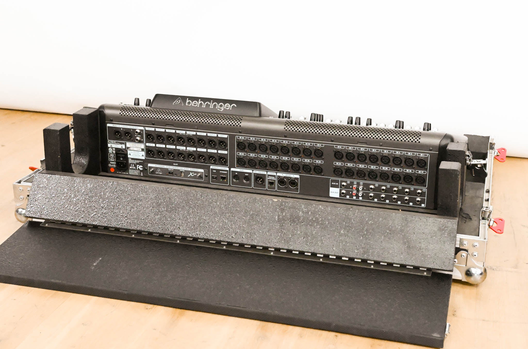 Behringer X32 40-Channel Digital Mixing Console with Road Case
