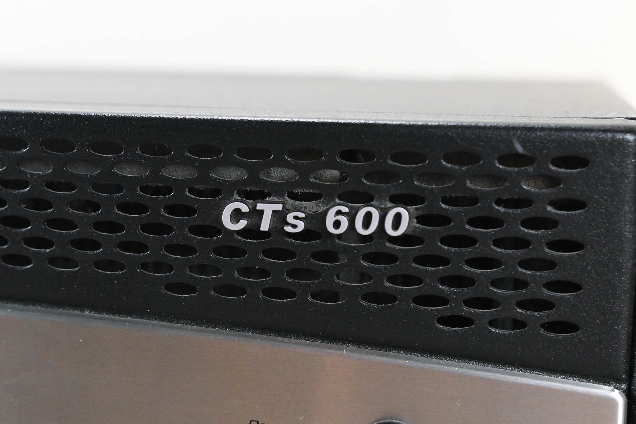 Crown CTs 600 2-Channel Power Amplifier