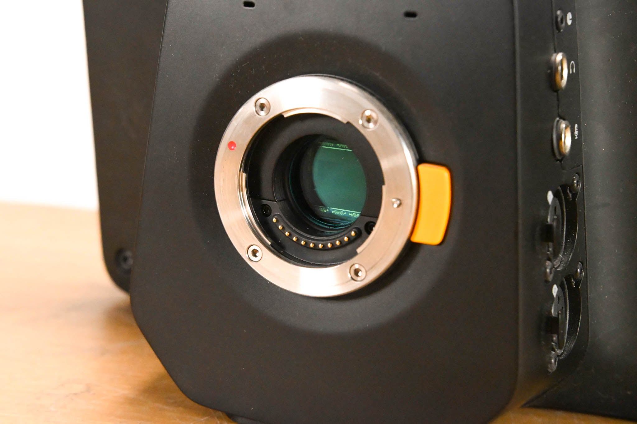 Blackmagic Design Studio Camera 4K 2