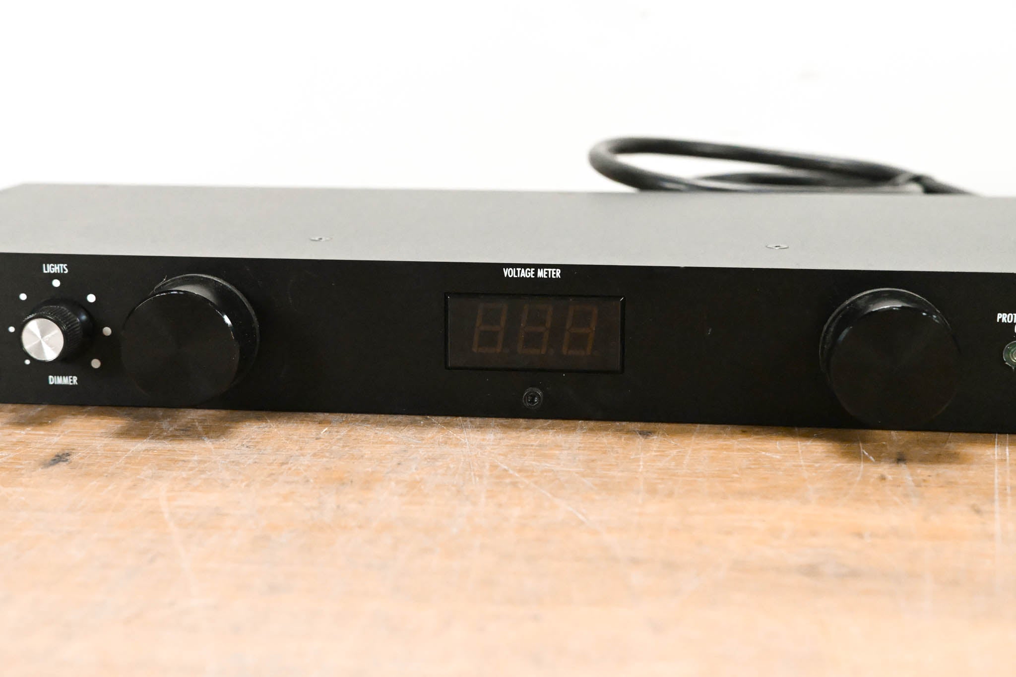 Furman M-8Dx 9-Outlet Power Conditioner