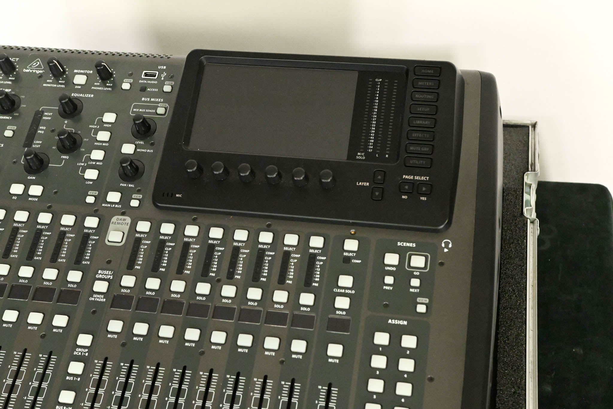Behringer X32 Compact 40-Channel Digital Audio Console
