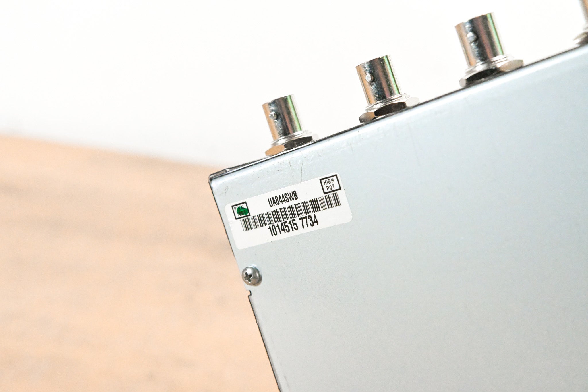 Shure UA844SWB Antenna Distribution System - 470-952 MHz (NO PSU)