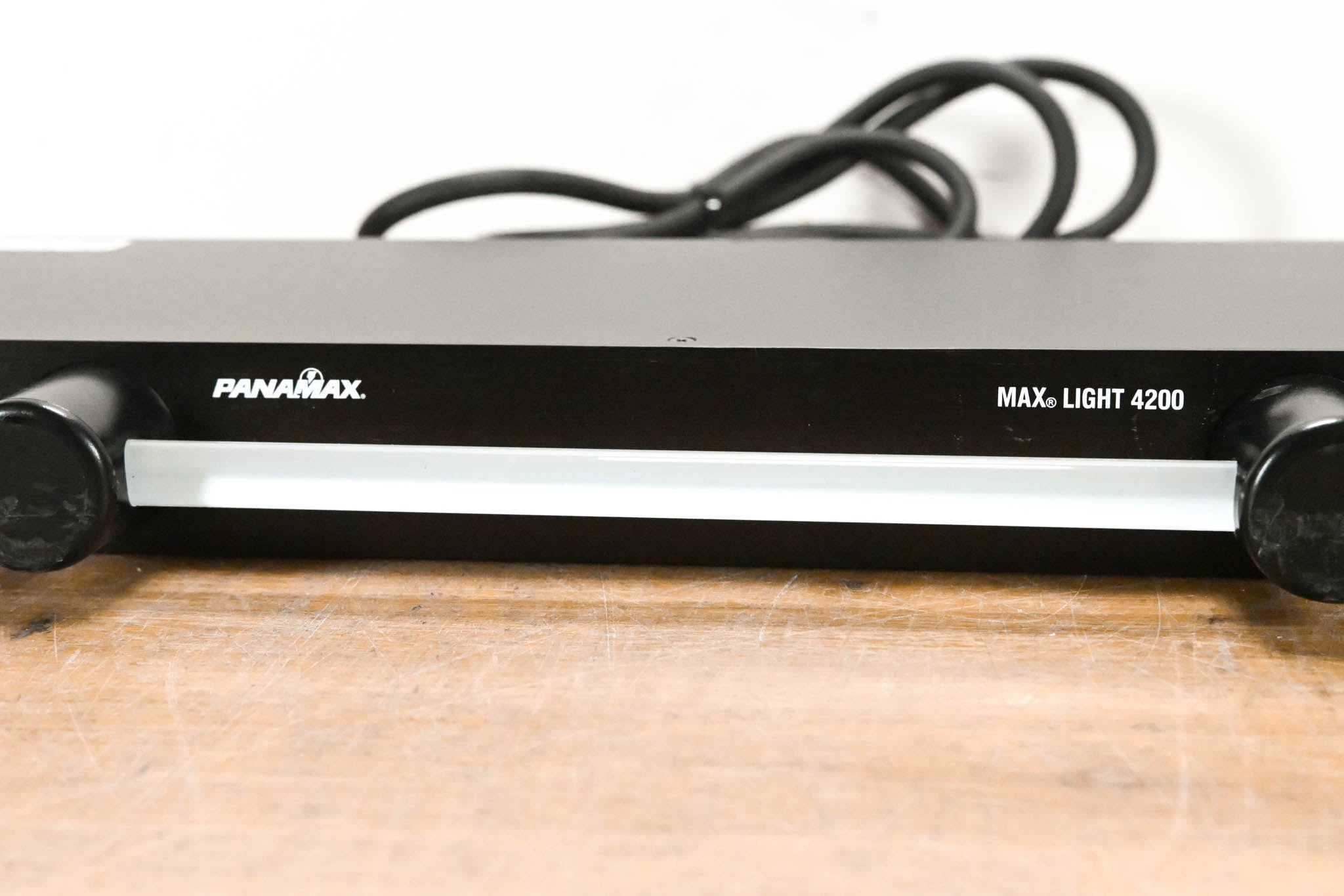 Panamax ML-4200 MAX LIGHT 4200 RacMax Rack Light with Surge Protector