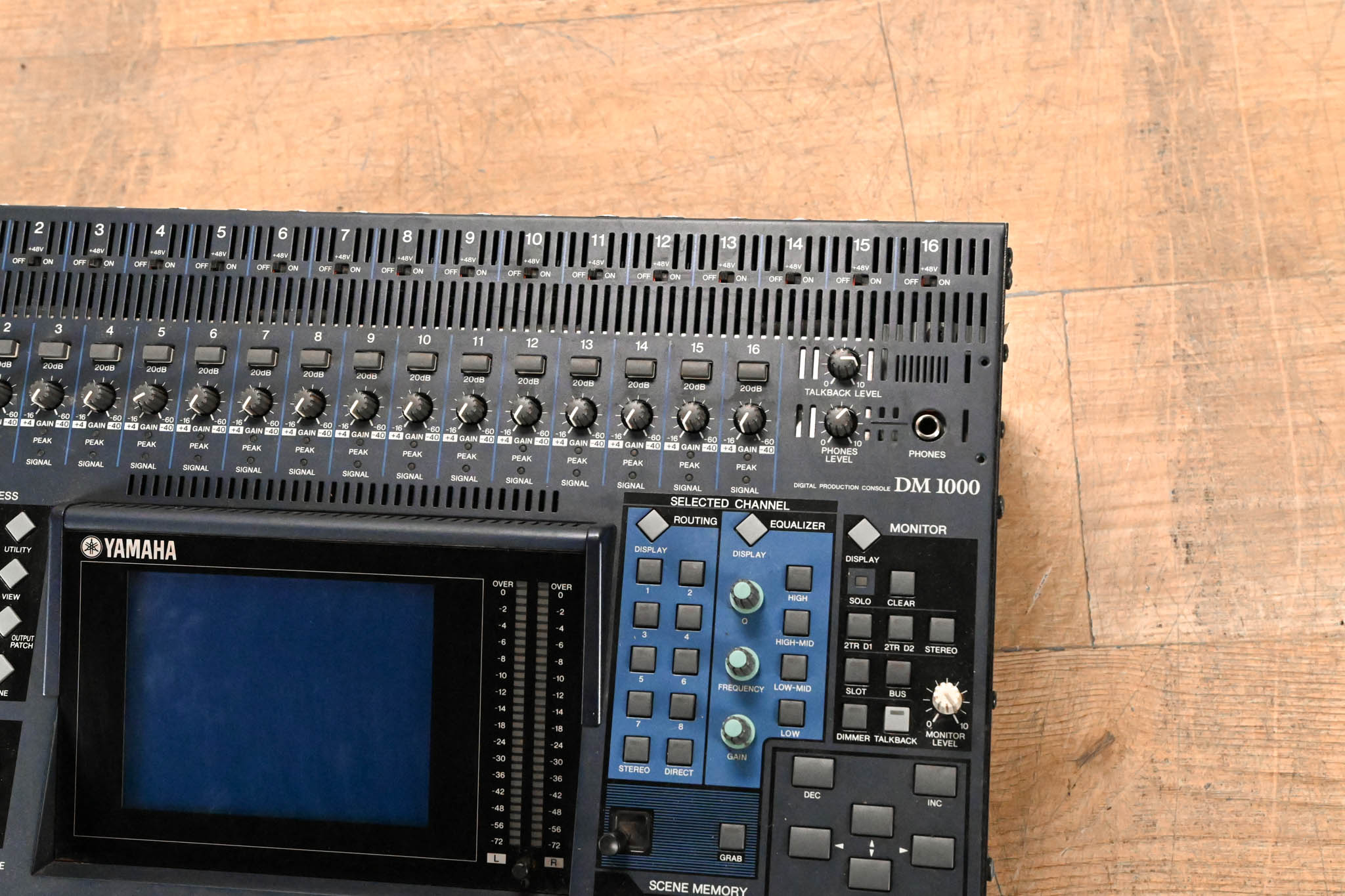 Yamaha DM1000 48-Channel Digital Audio Mixing Console