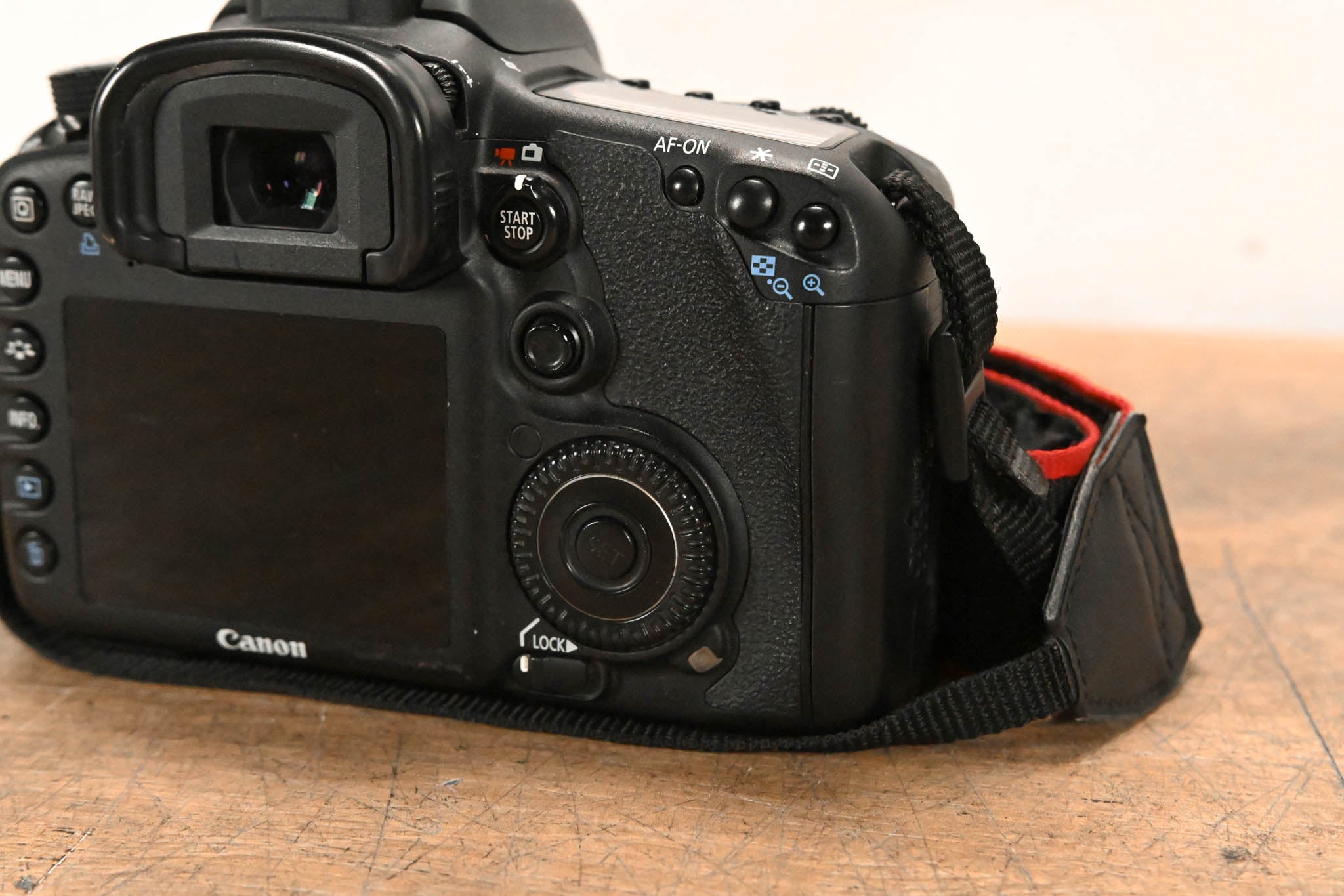 Canon EOS 7D DSLR Camera Body