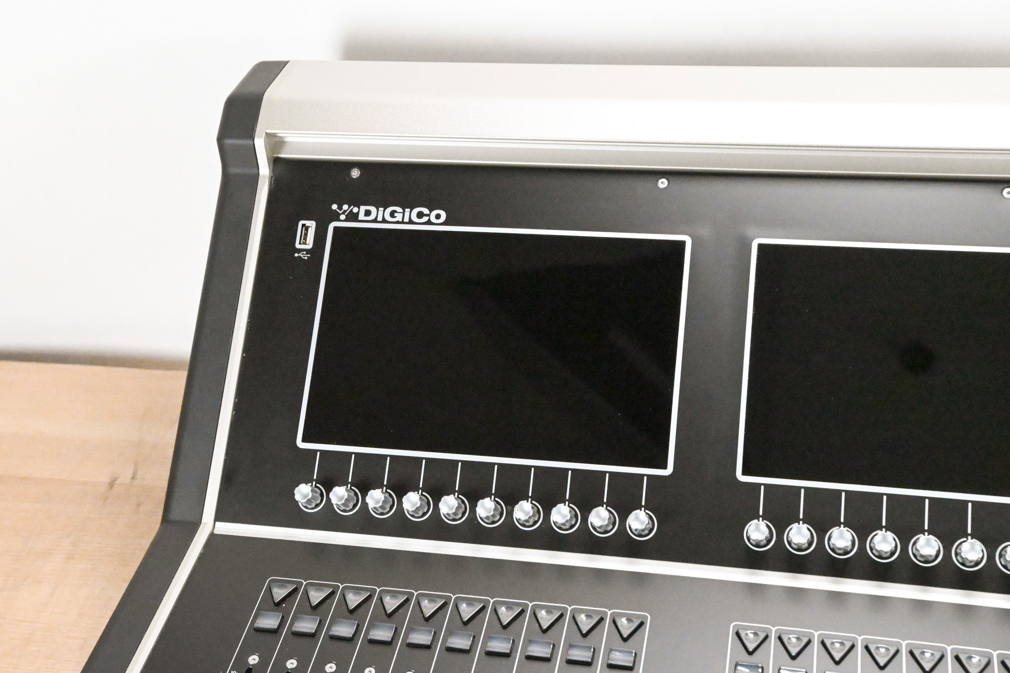 DiGiCo S21 48-Channel Digital Audio Mixing Console