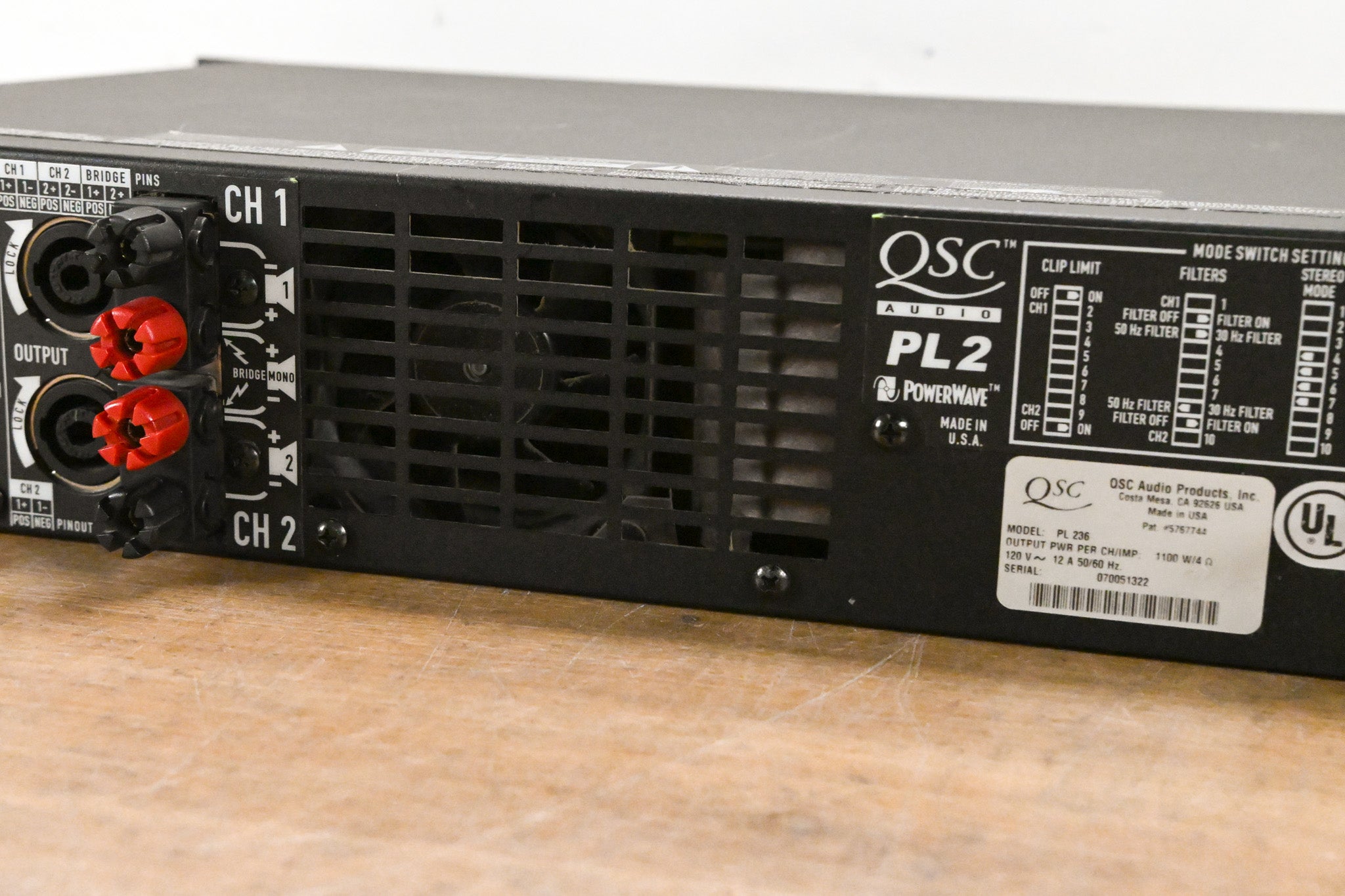 QSC PL236 PowerLight 2 Series 2-Channel Power Amplifier