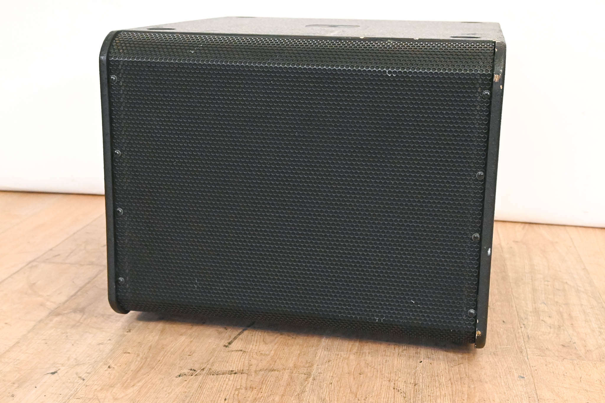 QSC GP118-SW 18" 850W Passive Subwoofer
