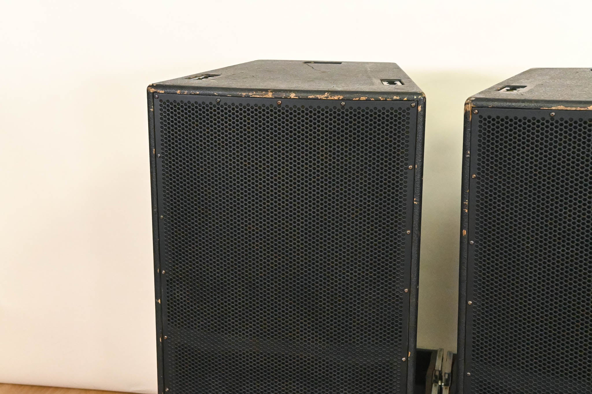 EAW KF650z Virtual Array Full Range Loudspeaker (PAIR) w/ Road Case