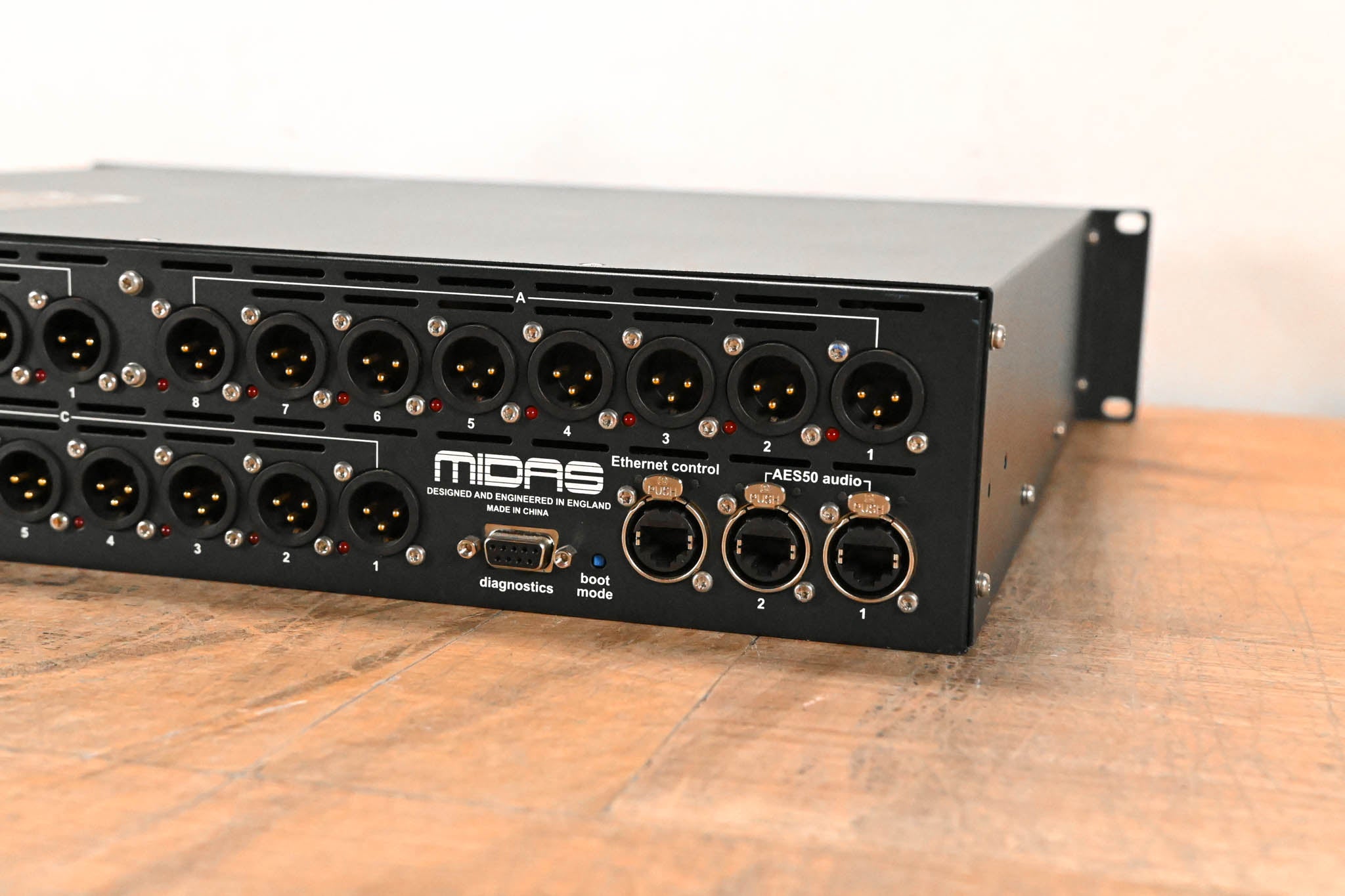 Midas DL152 PRO Series 24-Output Stage Box