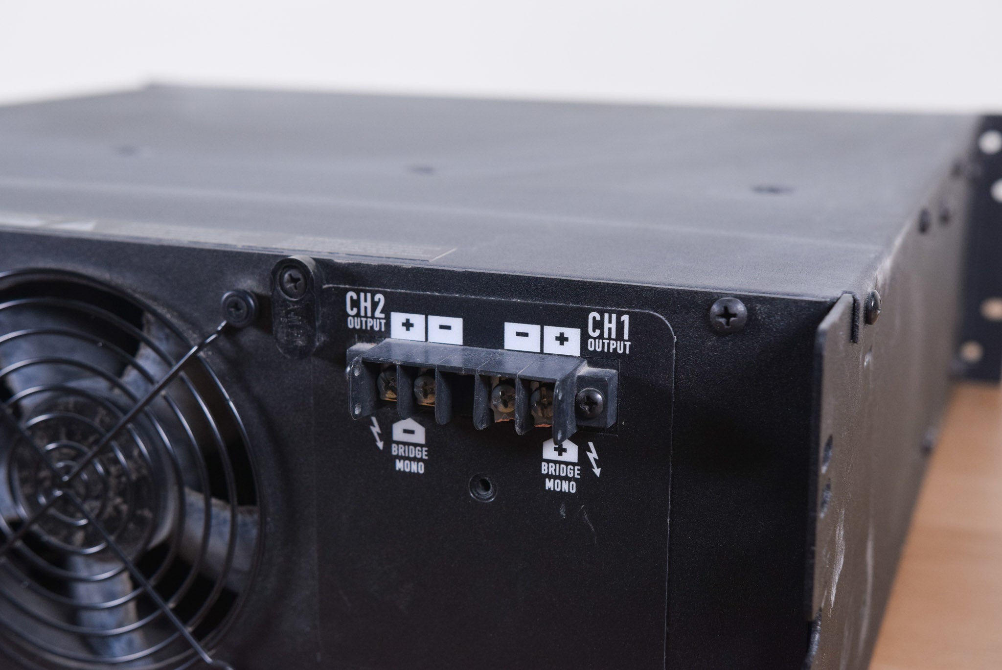 QSC CX12 2-Channel Power Amplifier