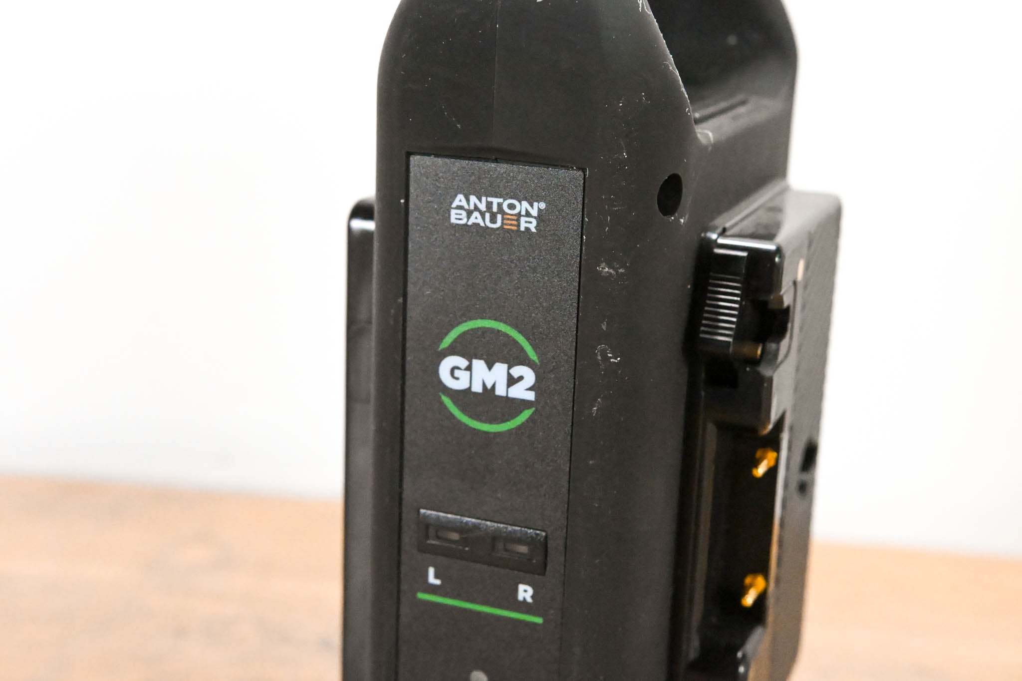 Anton Bauer GM2 Dual-Bay Charger with 4-Pin XLR Output (Gold Mount)