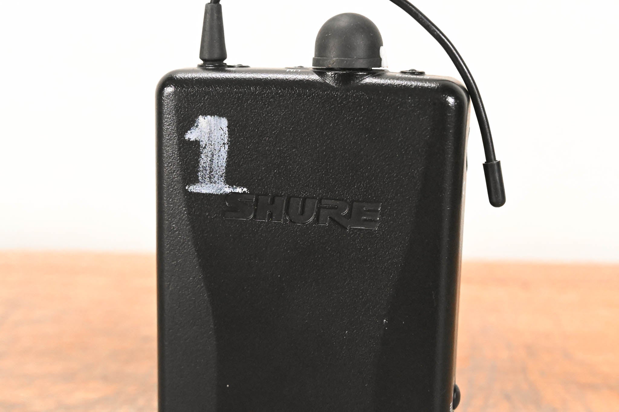 Shure PSM200 In-Ear Personal Monitoring System - H2 Band: 518-554 MHz