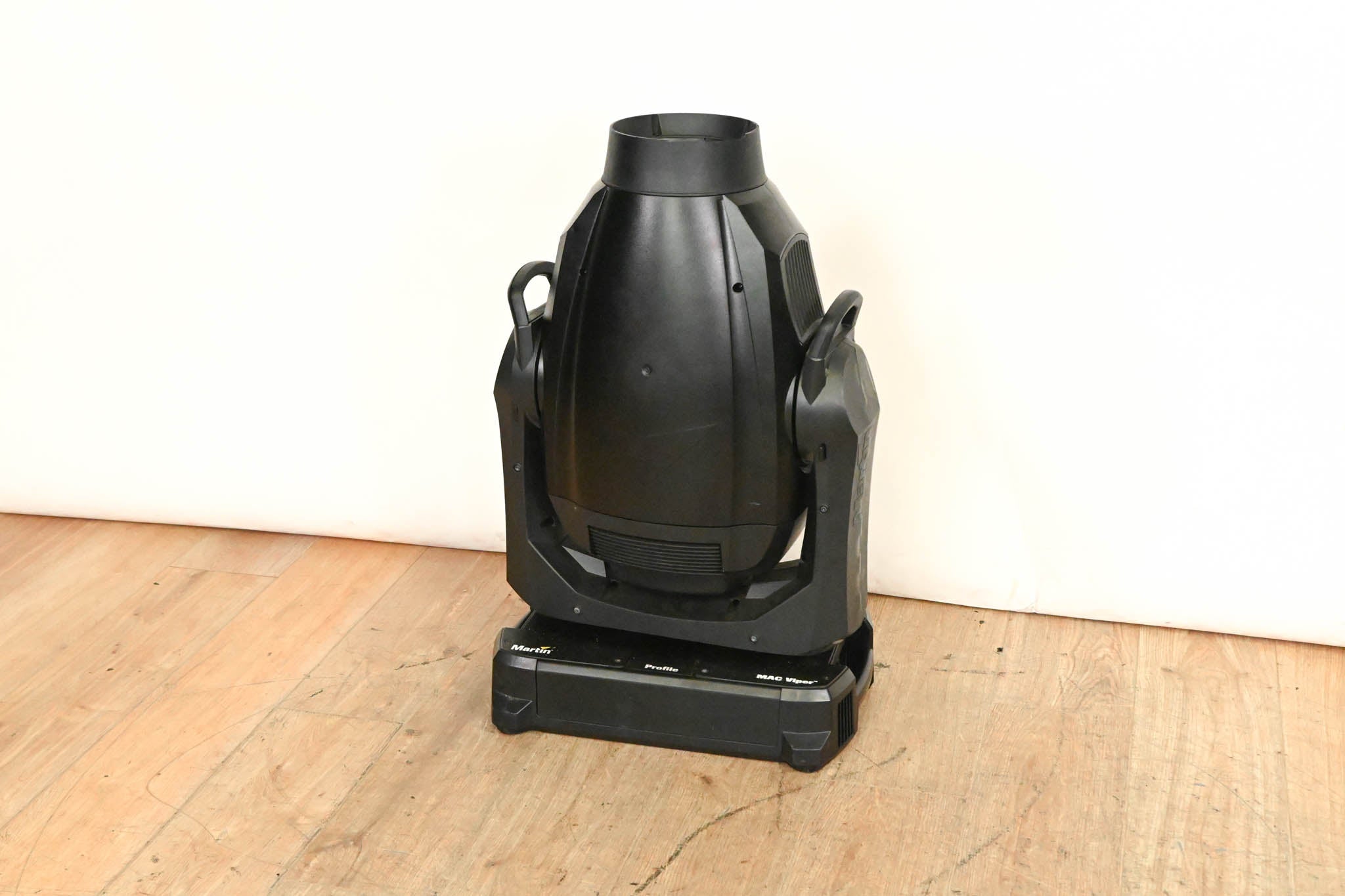 Martin MAC Viper Profile High Output Discharge-Based Moving Light