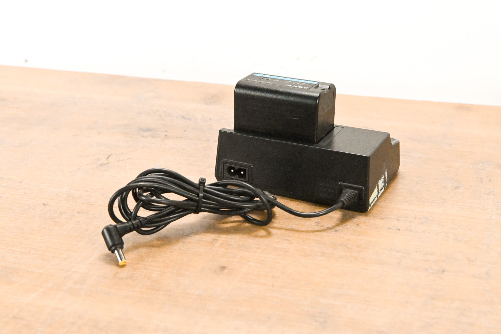 Sony BC-U1 AC Adapter/Charger with BP-U30 Battery (NO POWER SUPPLY)