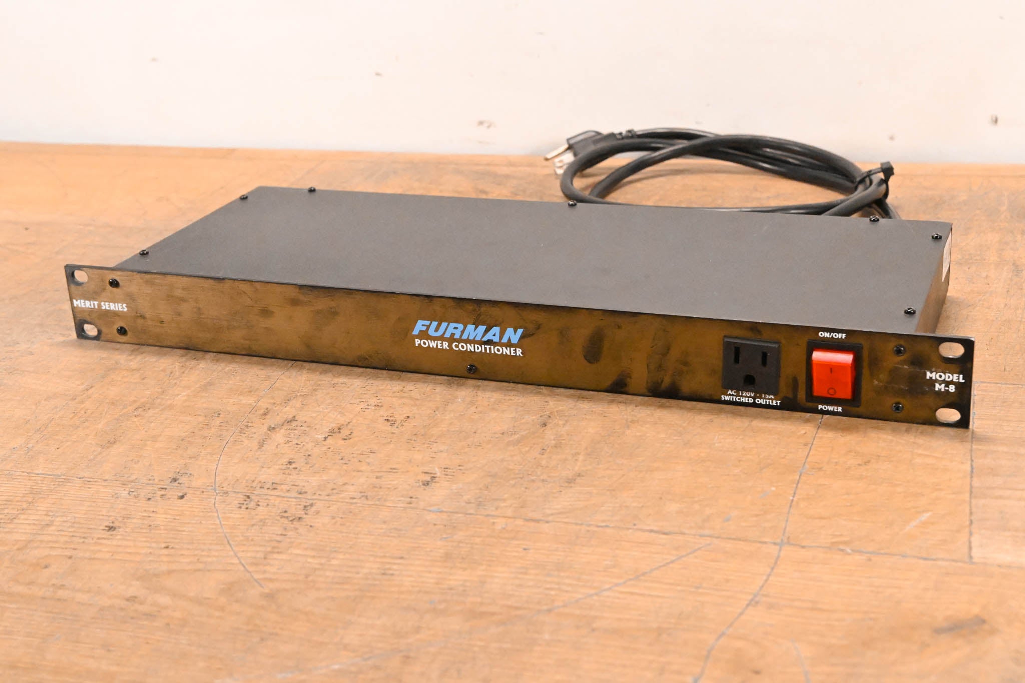 Furman M-8 8-Outlet Power Conditioner