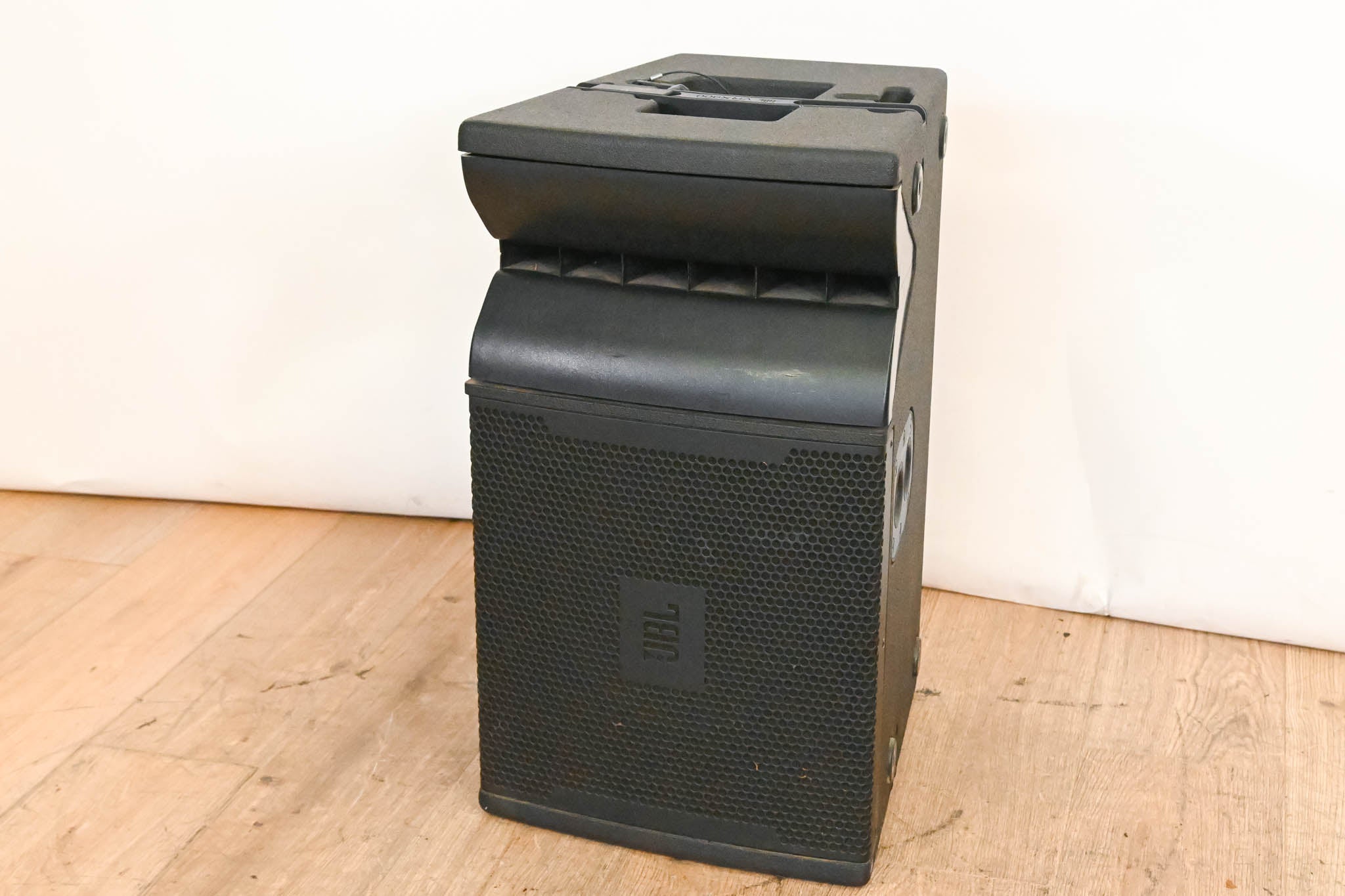 JBL VRX932LA-1 12" Two-Way Line Array Loudspeaker System
