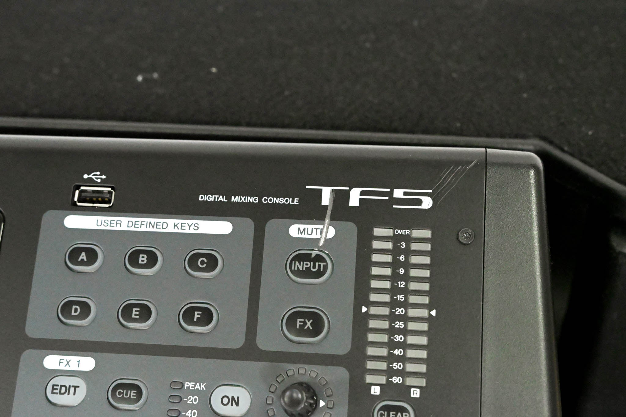 Yamaha TF5 32-Input Digital Mixing Console with Road Case