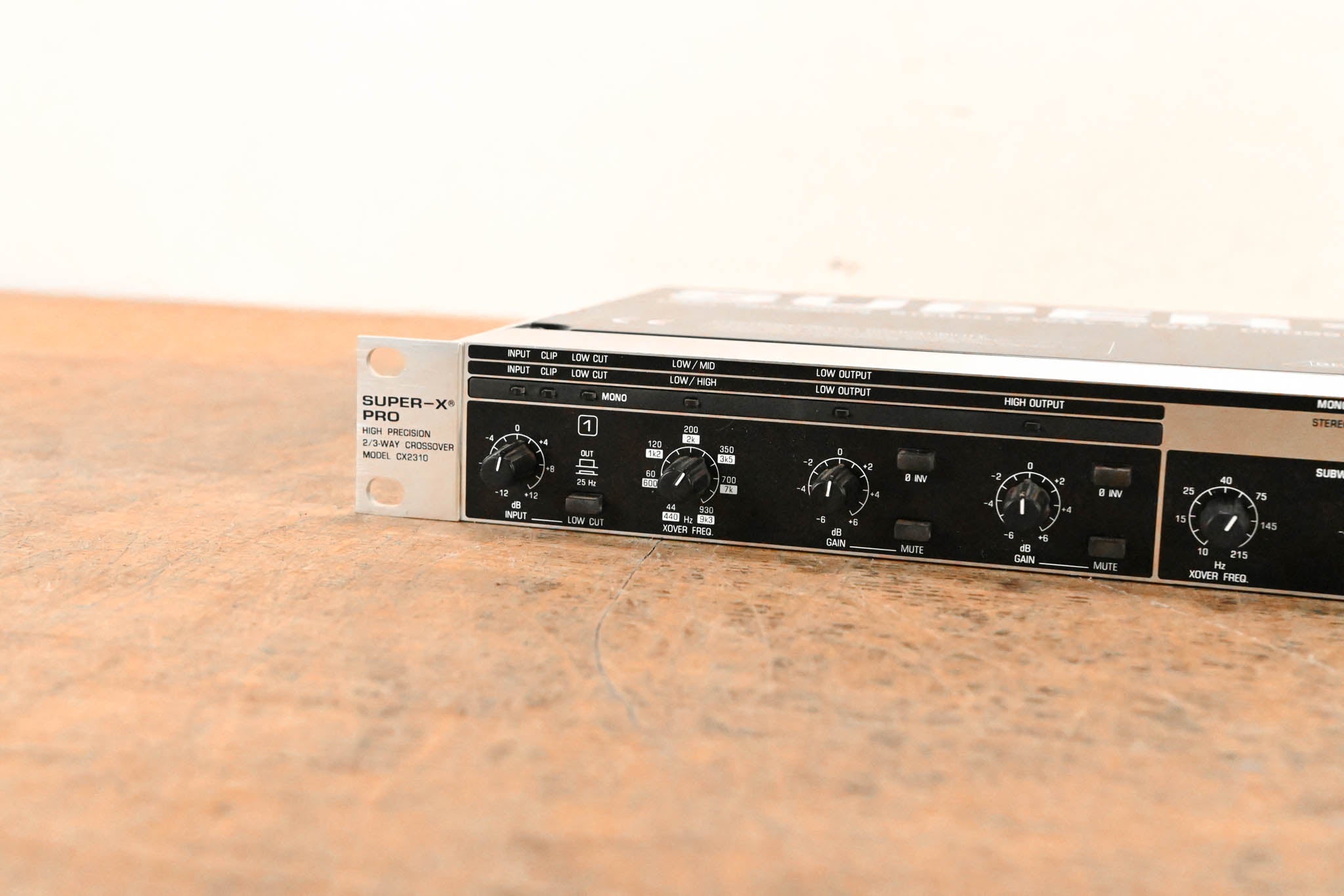 Behringer SUPER-X PRO CX2310 Stereo 2-Way/Mono 3-Way Crossover