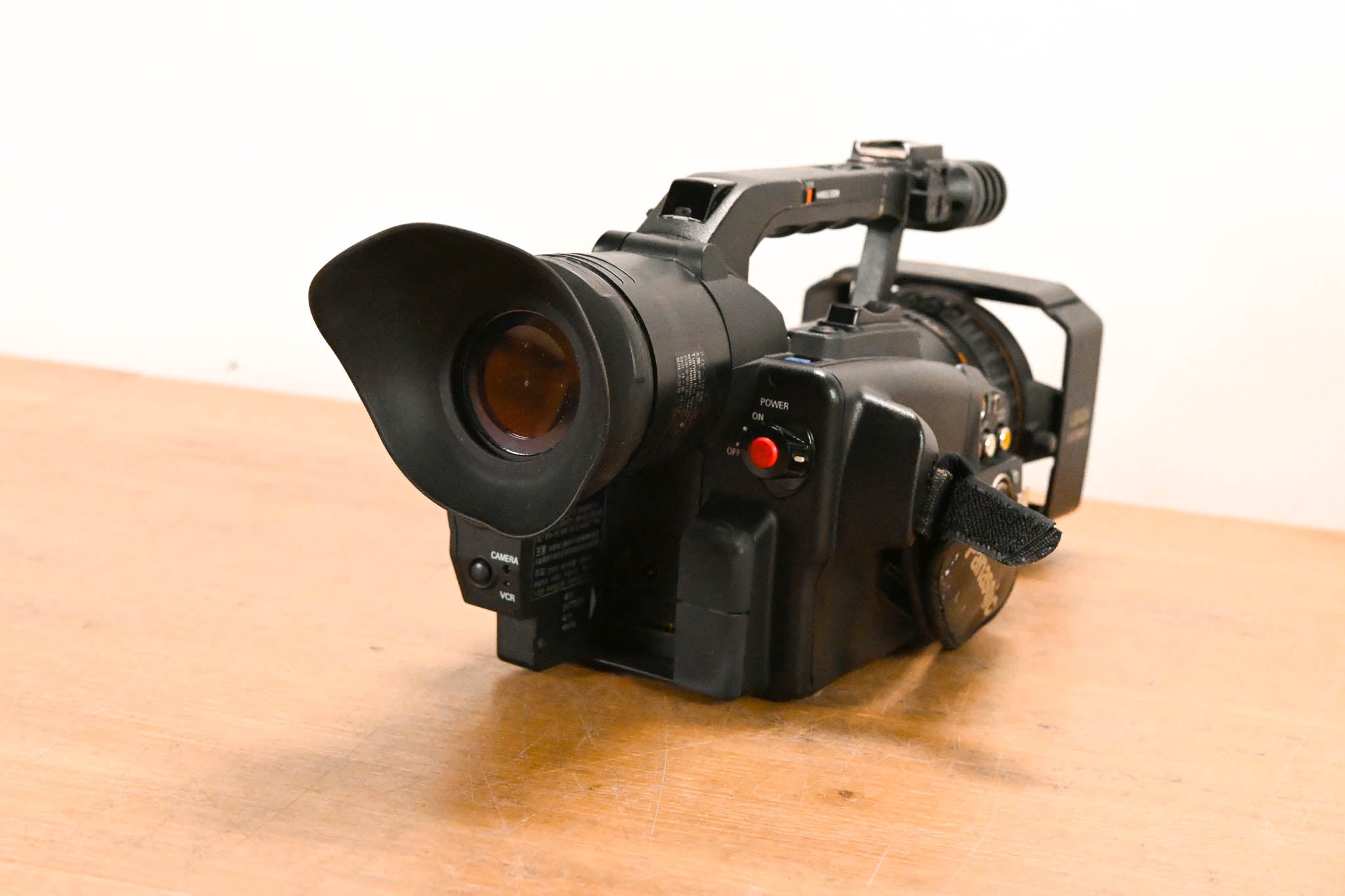 Panasonic AG-DVX100B 3-CCD Mini-DV Cinema Video Camcorder