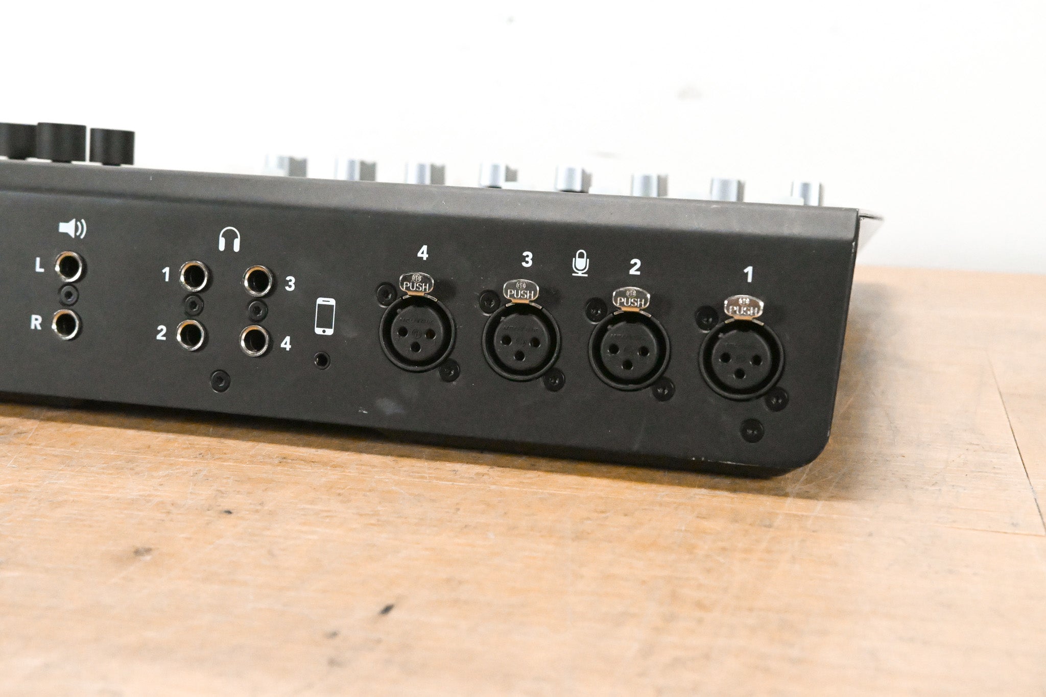 RØDE Rodecaster Pro Integrated Podcast Production Studio