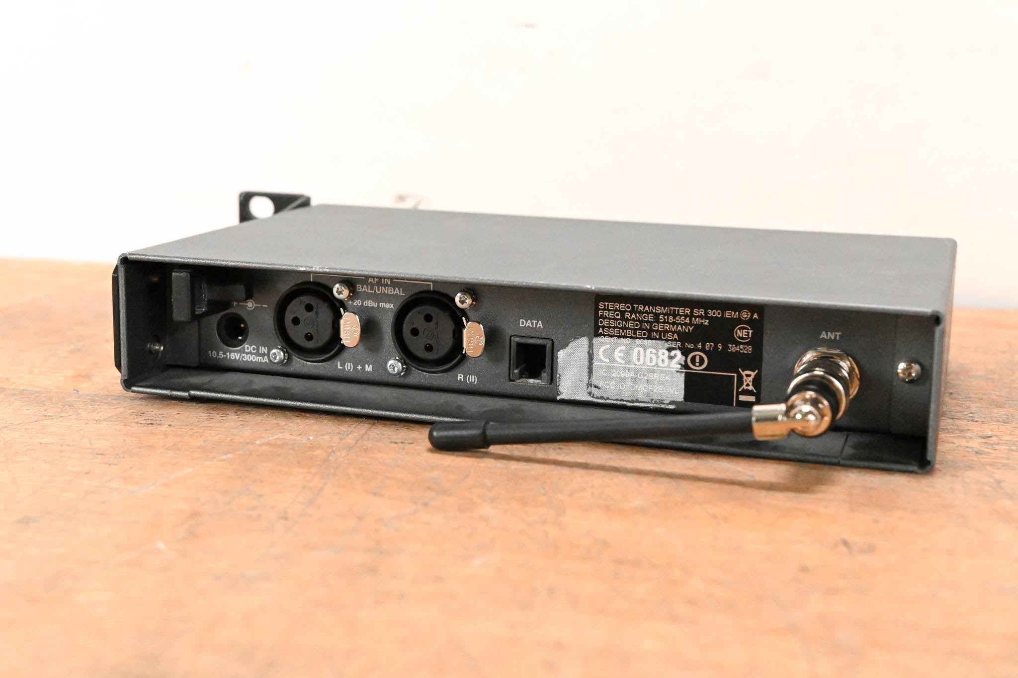Sennheiser ew 300 IEM G2 Wireless IEM System 518-554 MHz NO POWER SUPPLY