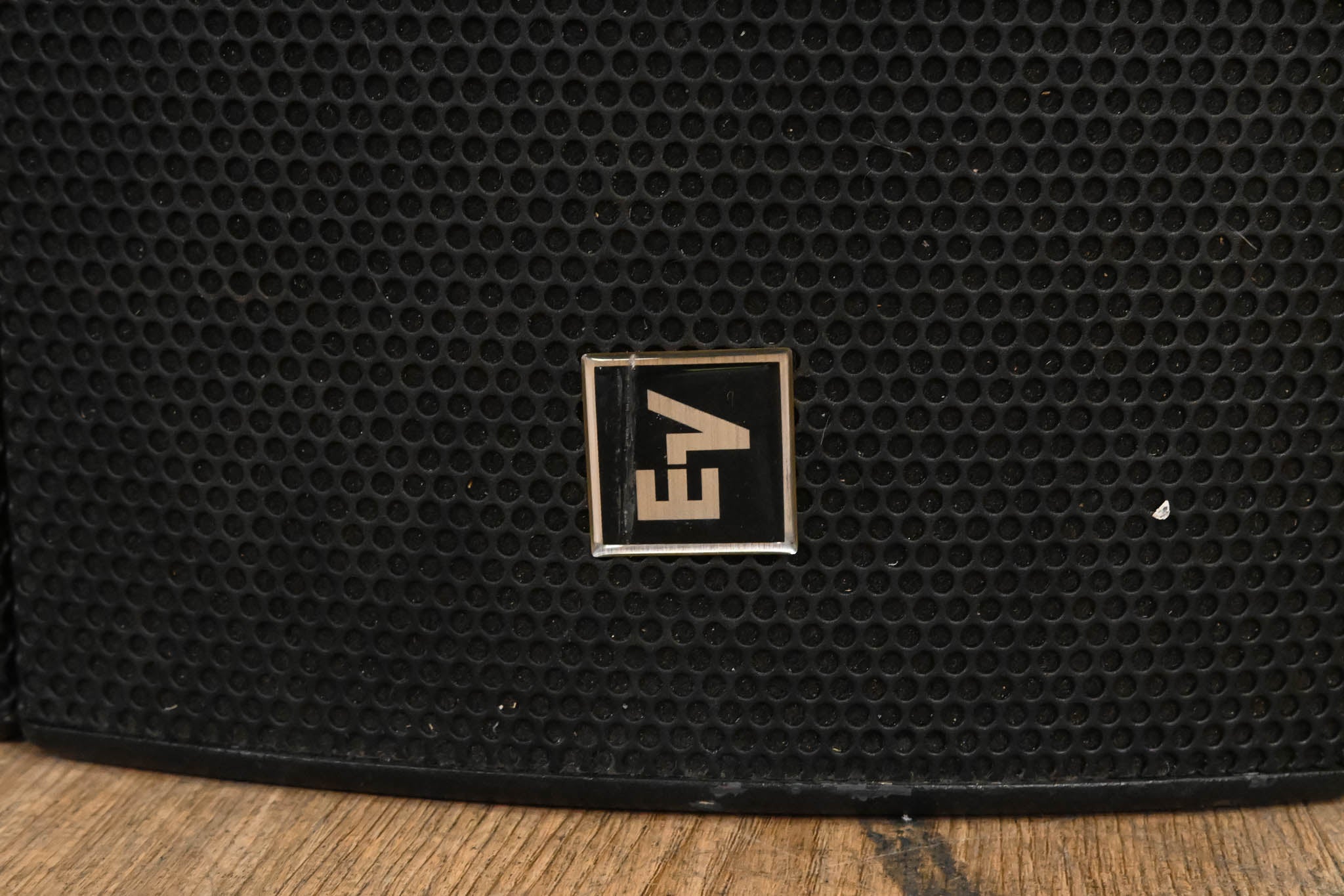 Electro-Voice (EV) EVU-2082/95 Ultracompact 2‑Way Loudspeaker (PAIR)