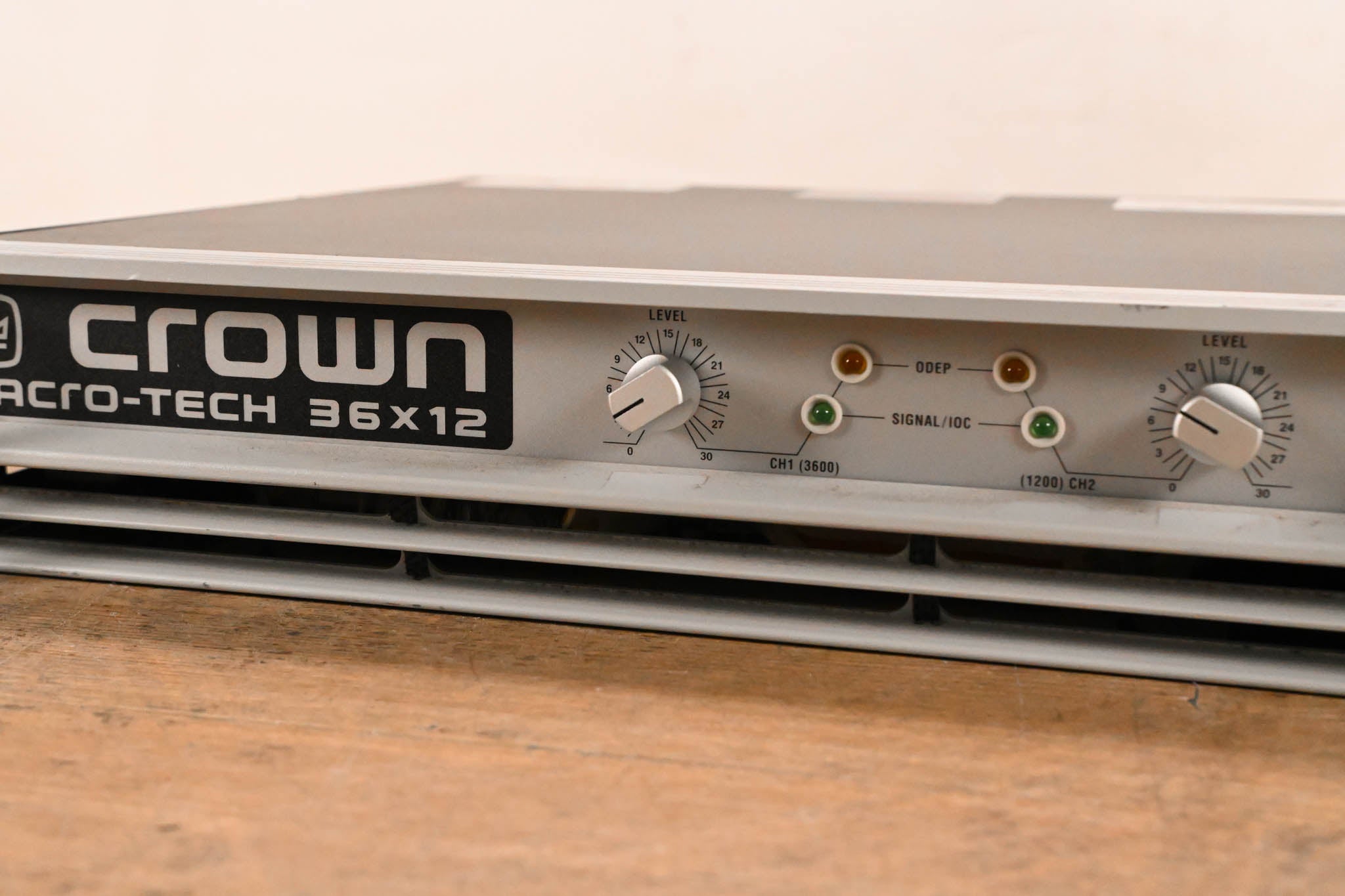 Crown Macro-Tech 36x12 2-Channel Power Amplifier