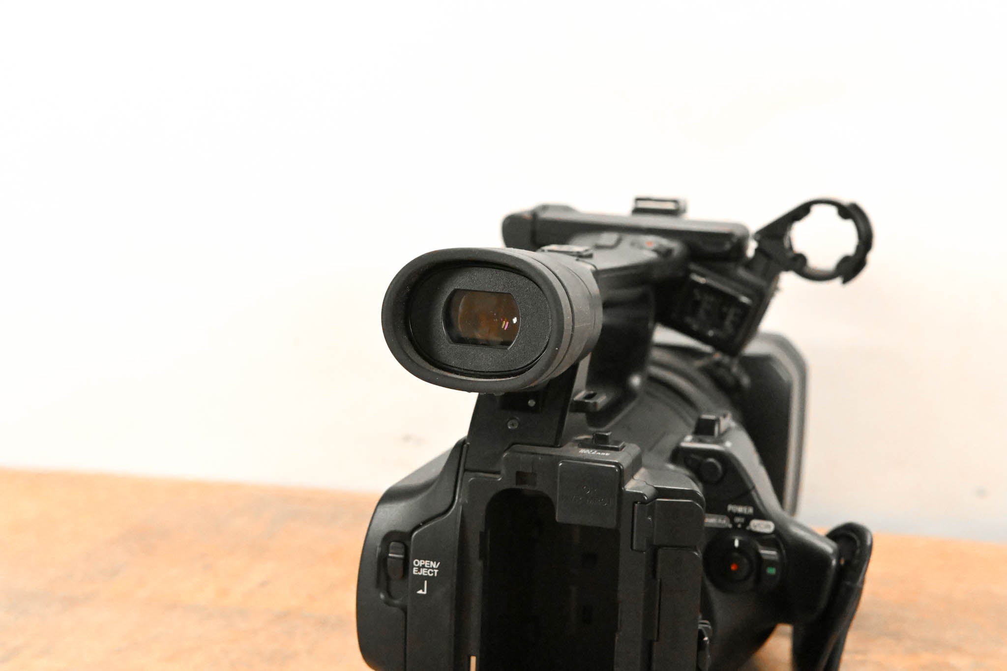 Sony HVR-Z5U Professional 1/3" 3-CMOS HDV Camcorder