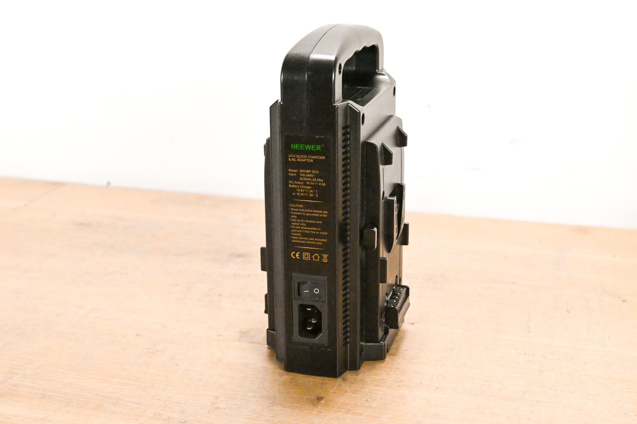 Neewer NW-BP-2CH Dual-Channel V-Mount/V Lock Battery Charger