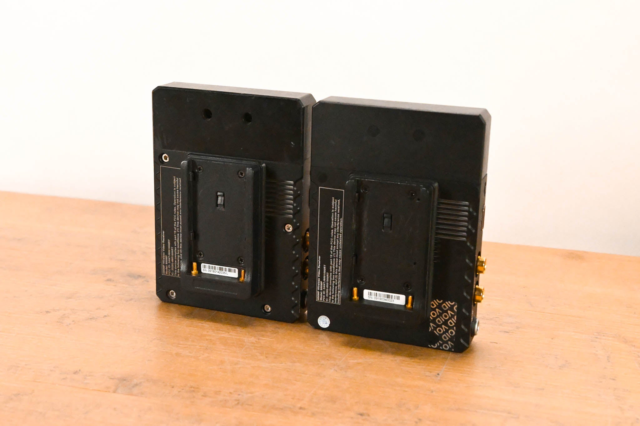 CINEGEARS Ghost-Eye 600MP v2 Wireless Video Transmission Kit w/ two RX