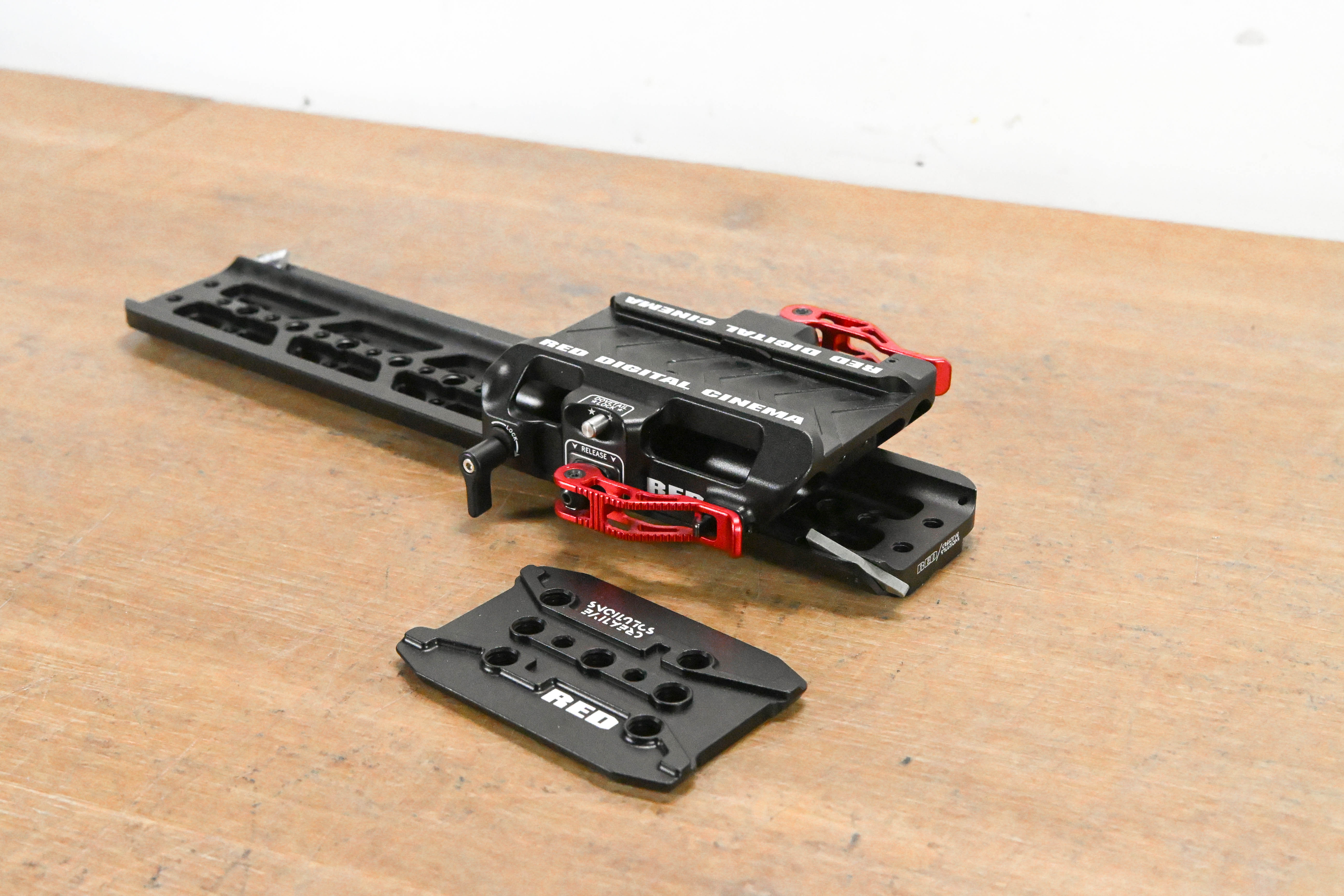RED Digital Cinema V-RAPTOR Quick Release Platform w/ Dovetail Plate