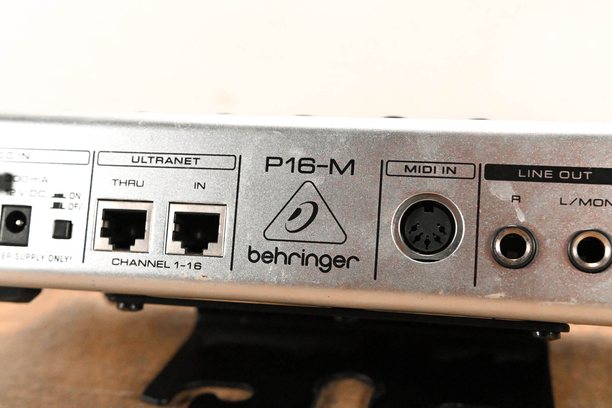 Behringer Powerplay P16-M 16-Channel Digital Personal Mixer