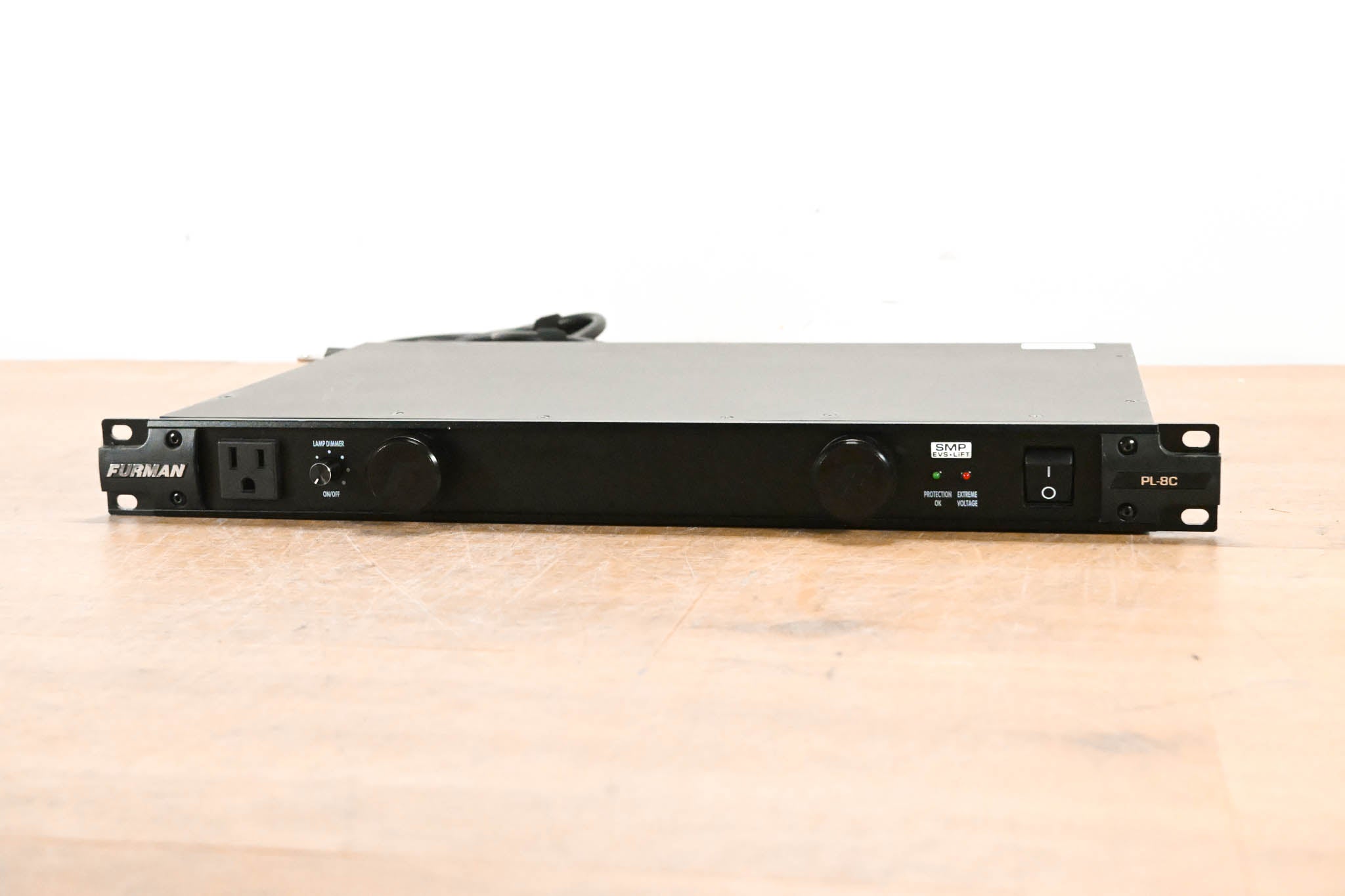 Furman PL-8C 15A Classic Series Power Conditioner with Lights