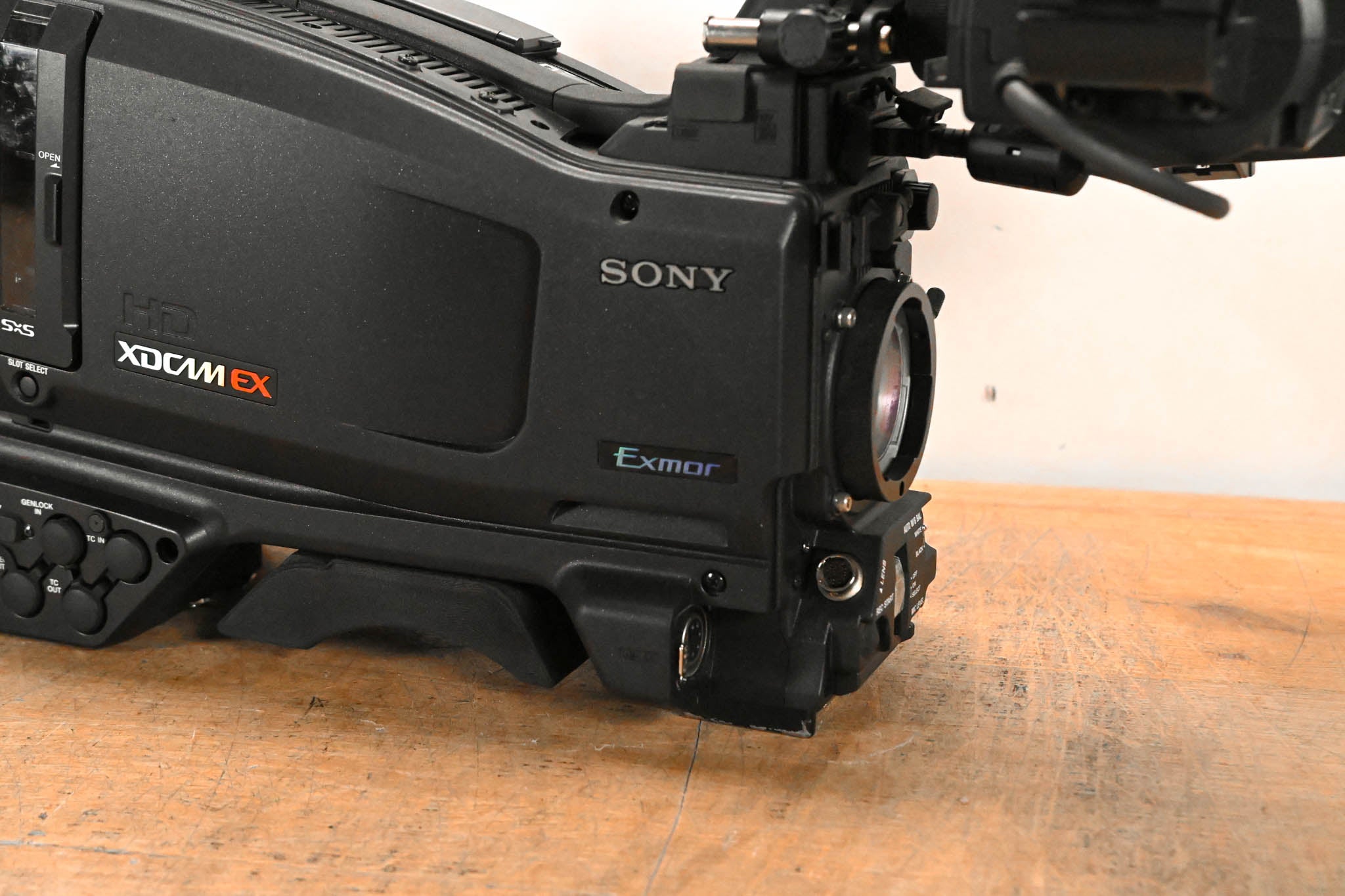 Sony PMW-350 XDCAM EX Camcorder with CBK-VF01 Viewfinder